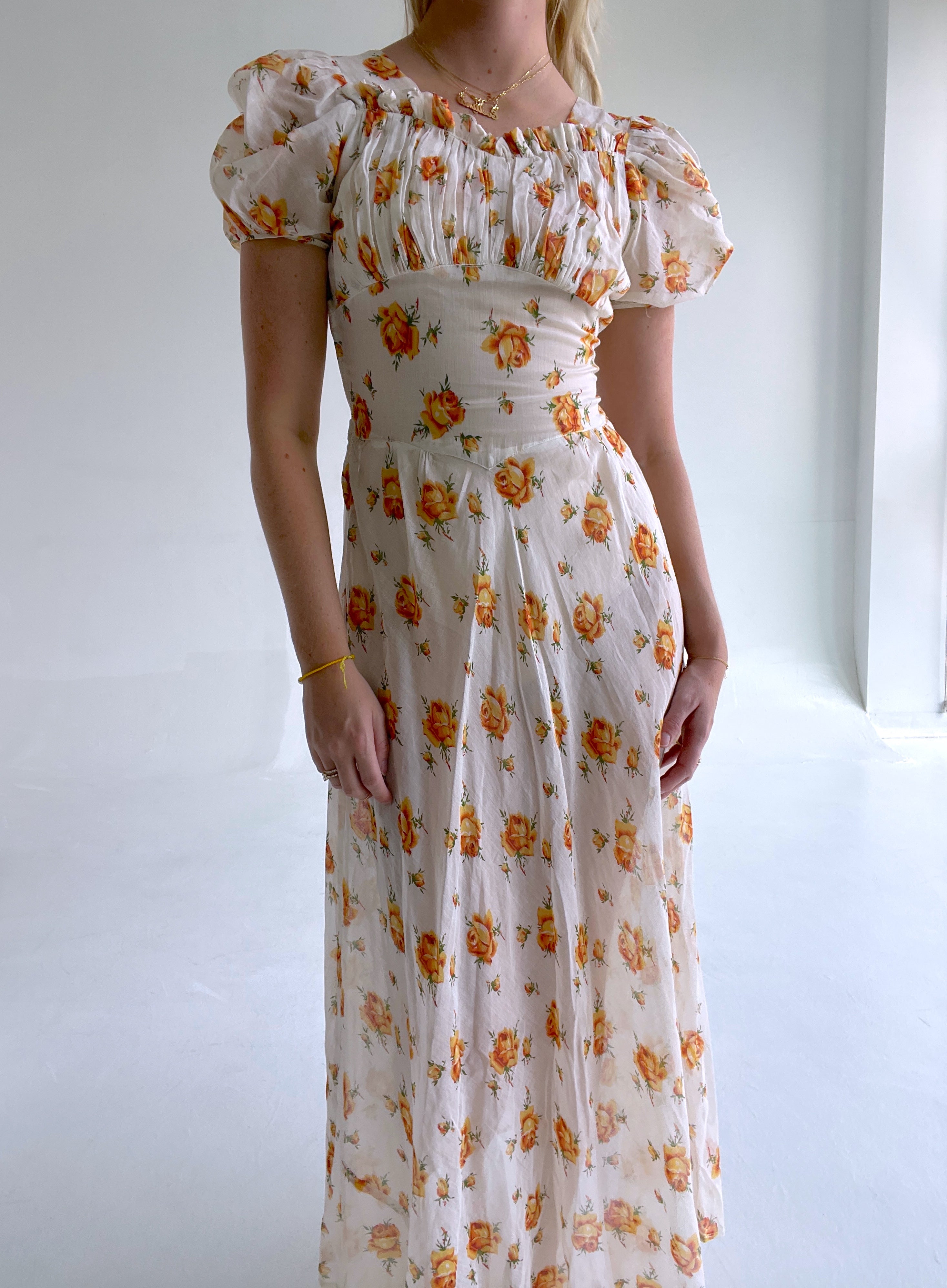 1930's Orange Rose Print Puff Sleeve Cotton Voile Dress Eveliina Vintage 1930's Orange Rose Print Puff Sleeve Cotton Voile Dress Eveliina Vintage