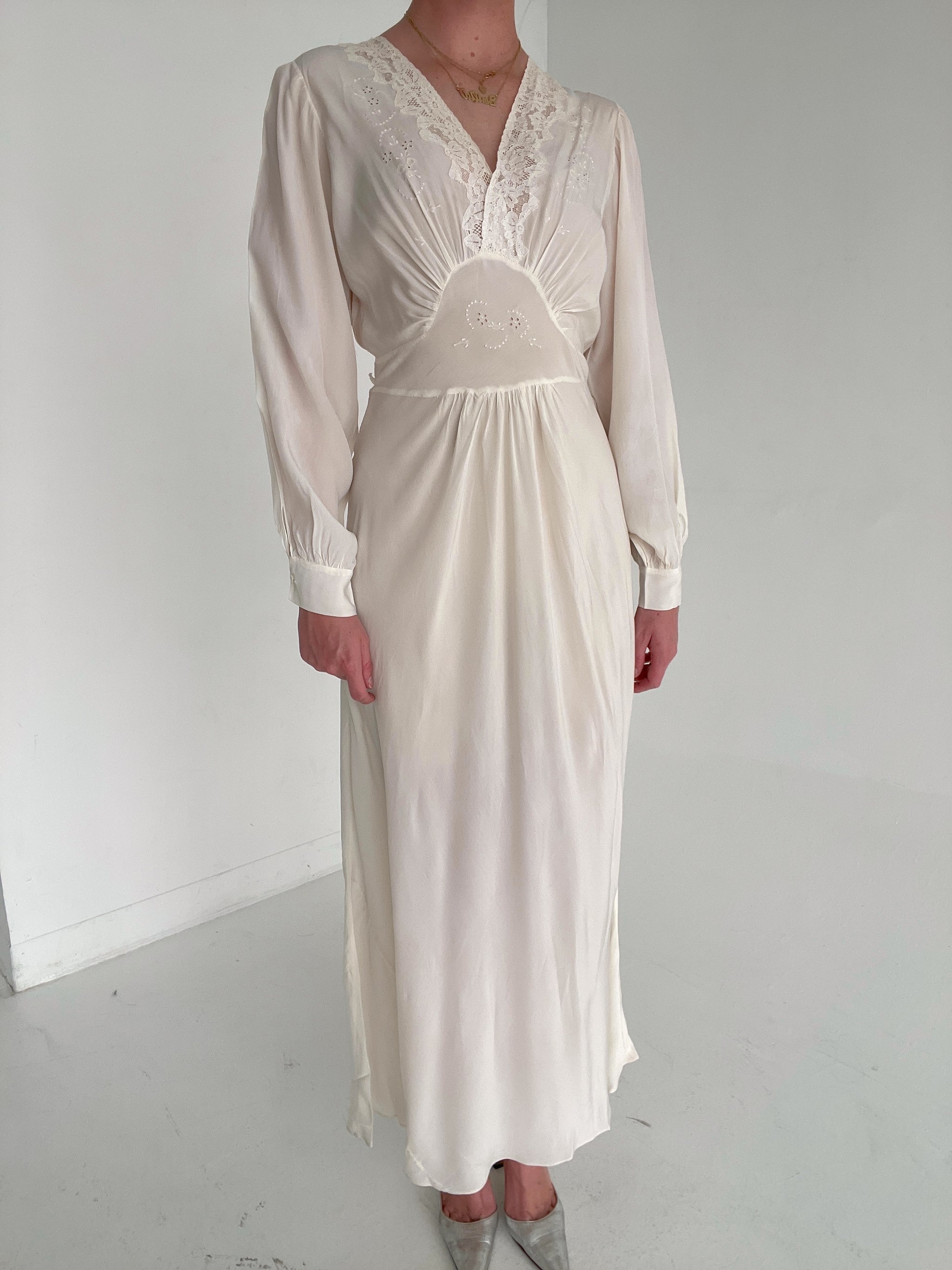 1930's White Silk Long Sleeve Dress Eveliina Vintage 1930's White Silk Long Sleeve Dress Eveliina Vintage
