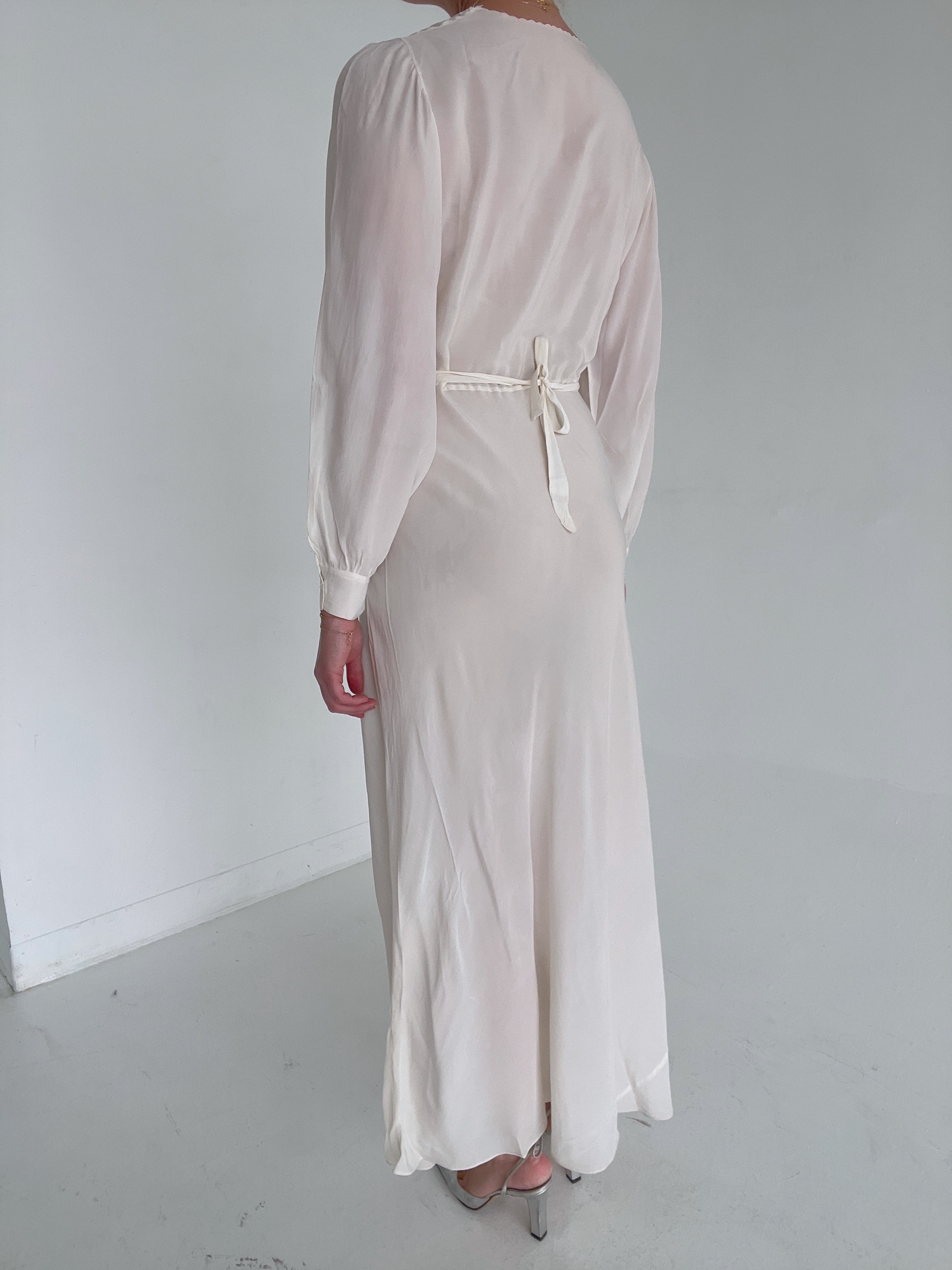 1930's White Silk Long Sleeve Dress Eveliina Vintage 1930's White Silk Long Sleeve Dress Eveliina Vintage