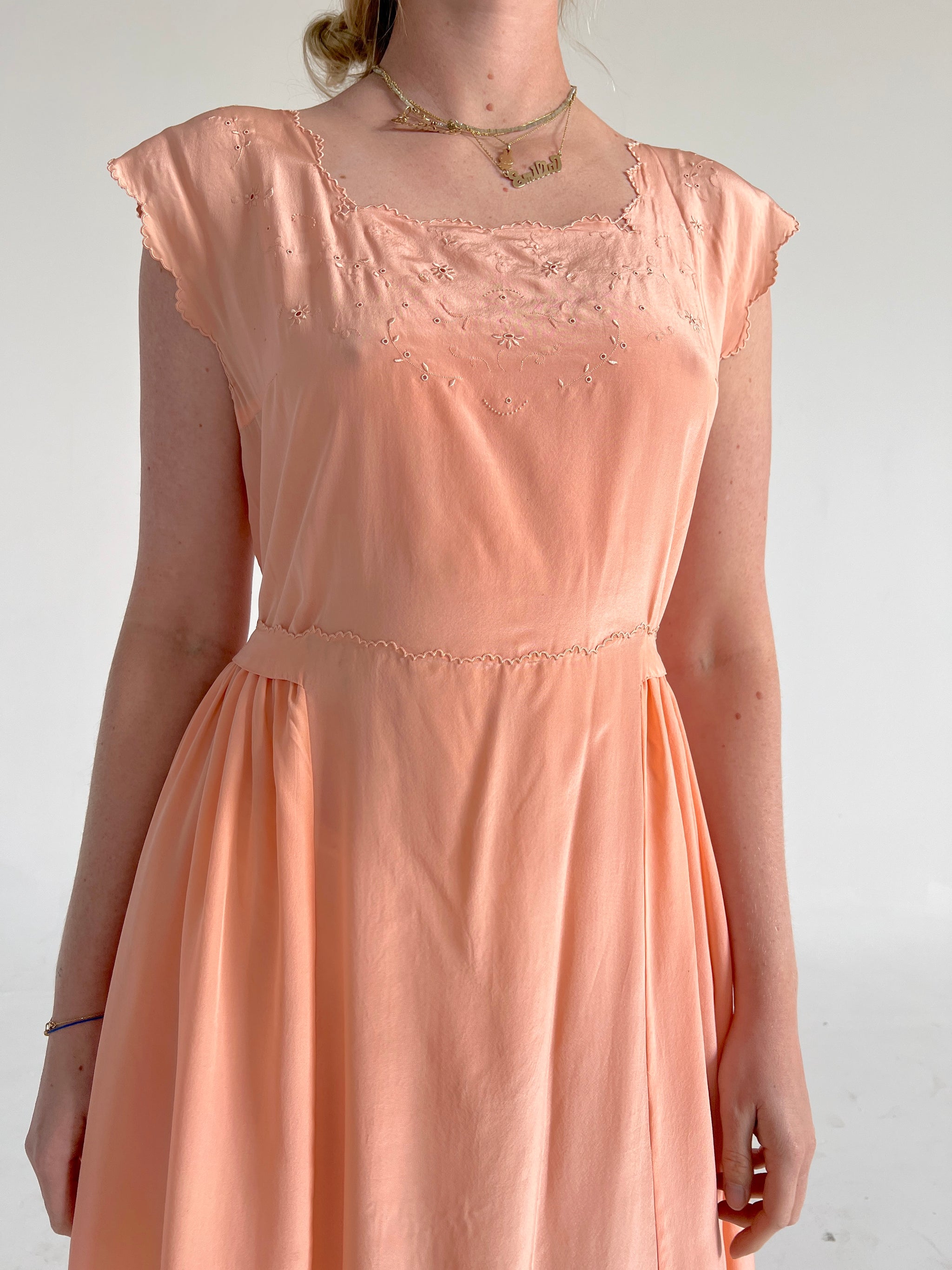 1930's Peach Silk Slip Dress Eveliina Vintage 1930's Peach Silk Slip Dress Eveliina Vintage