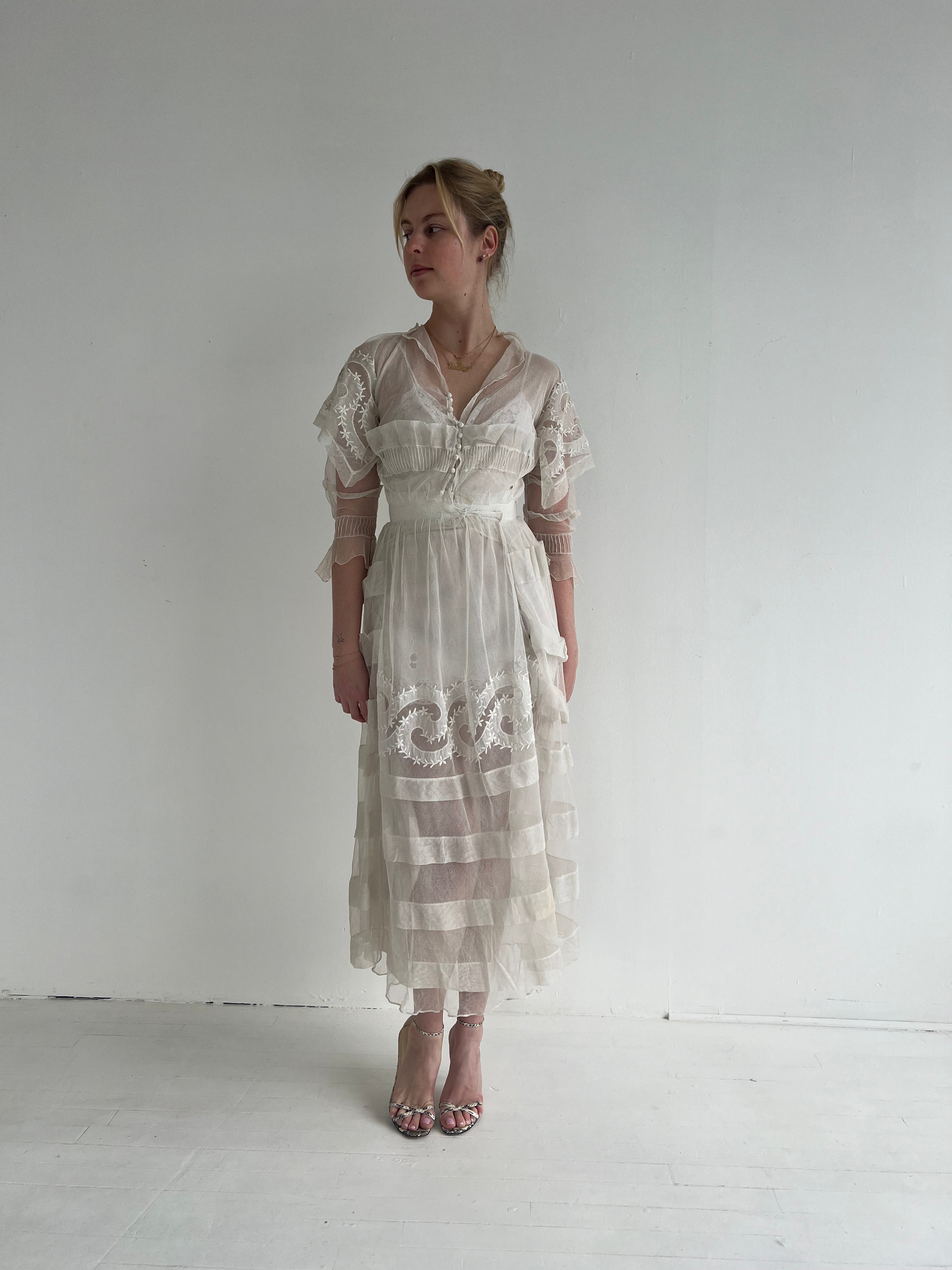 Edwardian Embroidered Cotton Net Dress Eveliina Vintage Edwardian Embroidered Cotton Net Dress Eveliina Vintage