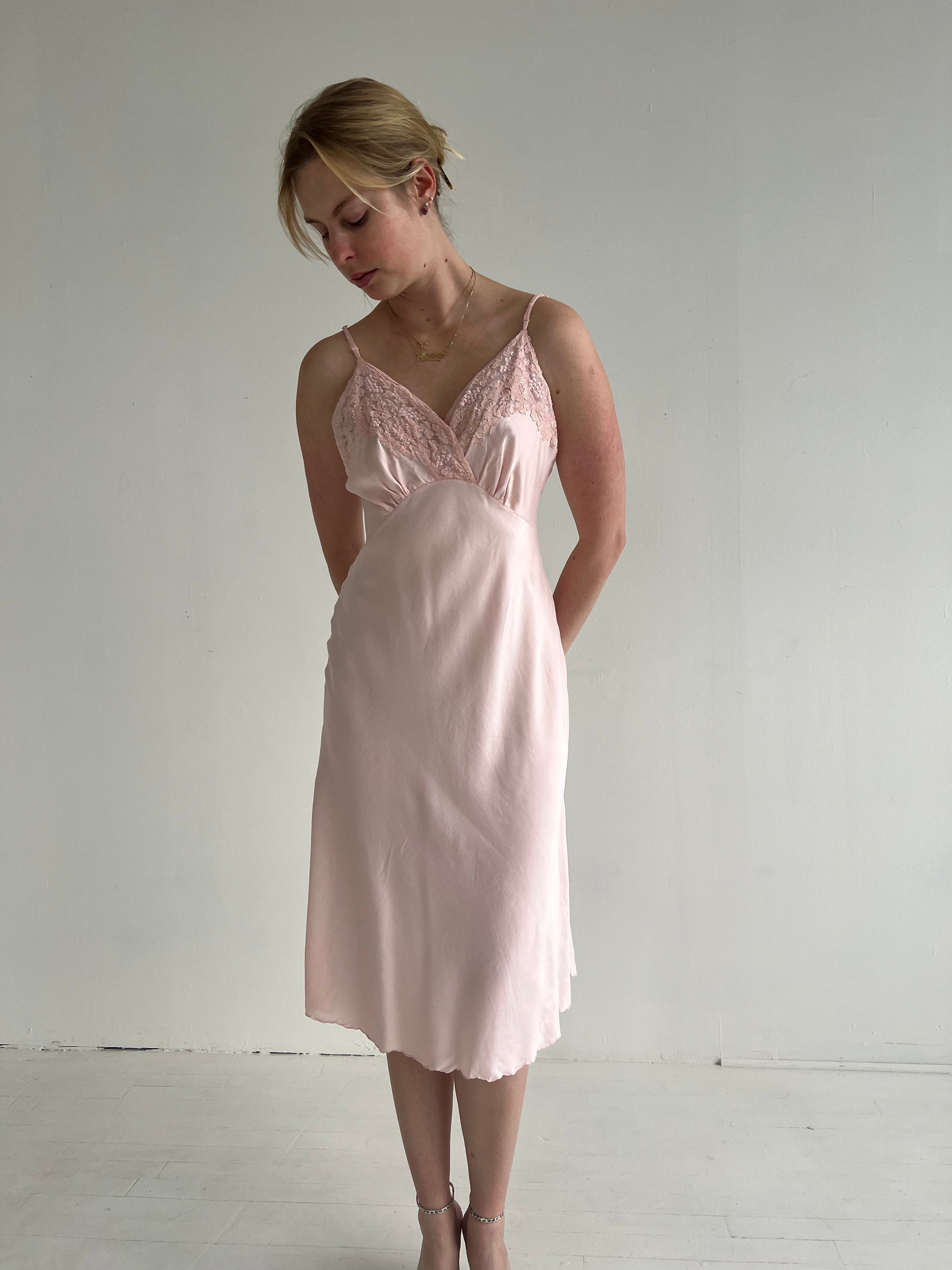 1930's Pink Silk Slip Dress with Embroidery – Eveliina Vintage