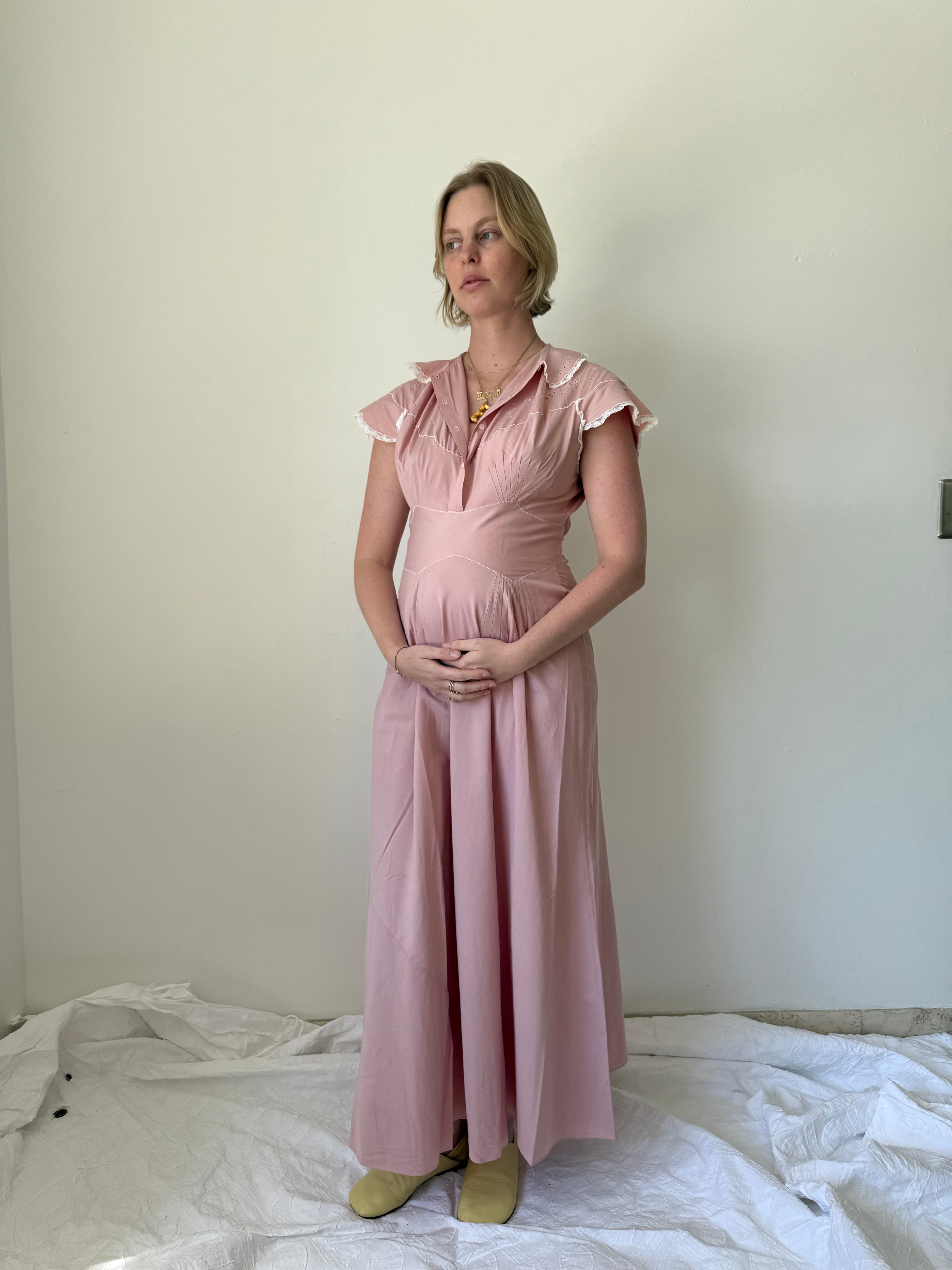1940's Mauve Cotton Dress with Embroidery Eveliina Vintage 1940's Mauve Cotton Dress with Embroidery Eveliina Vintage