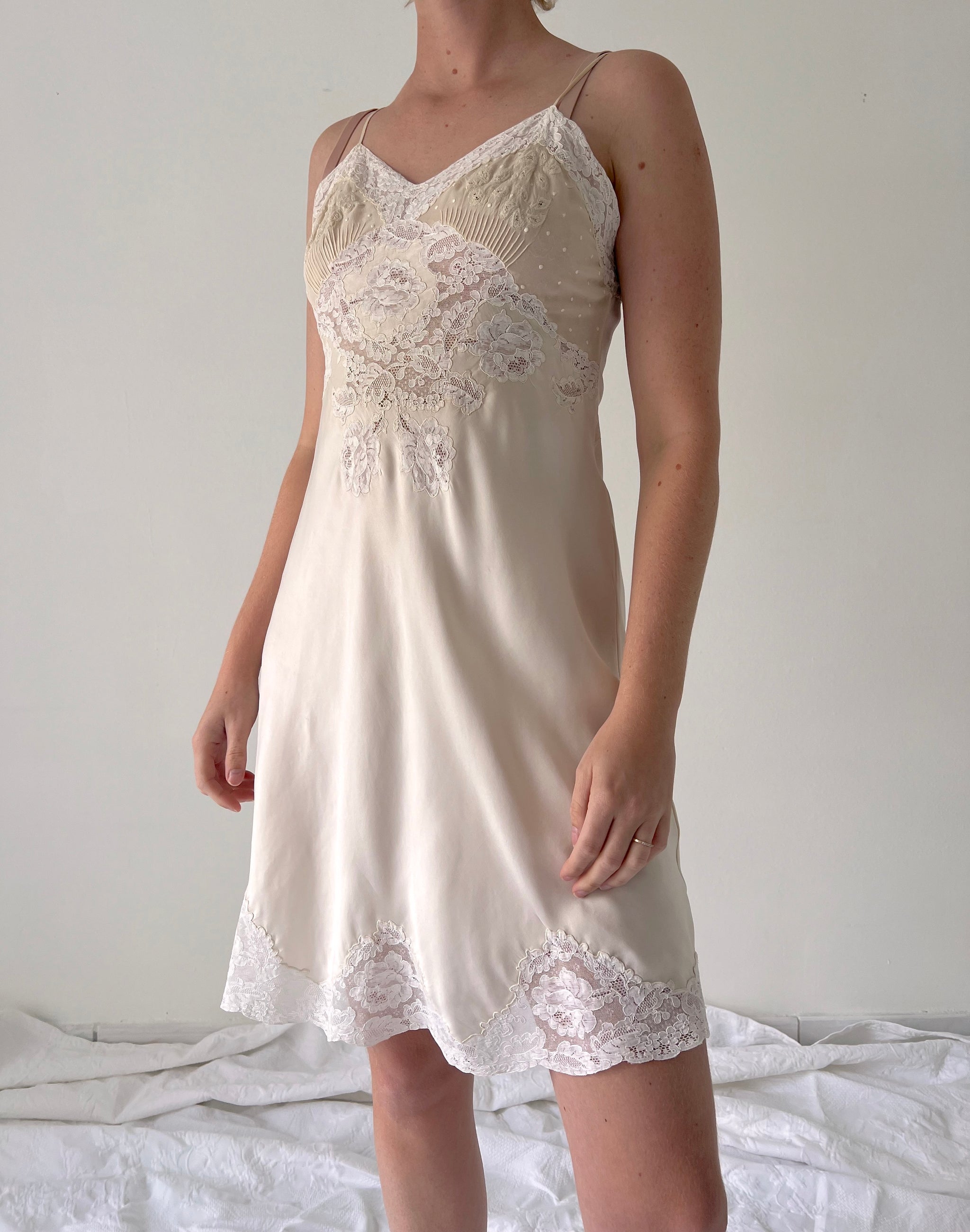 1930's Cream Silk Slip with White Lace  Eveliina Vintage