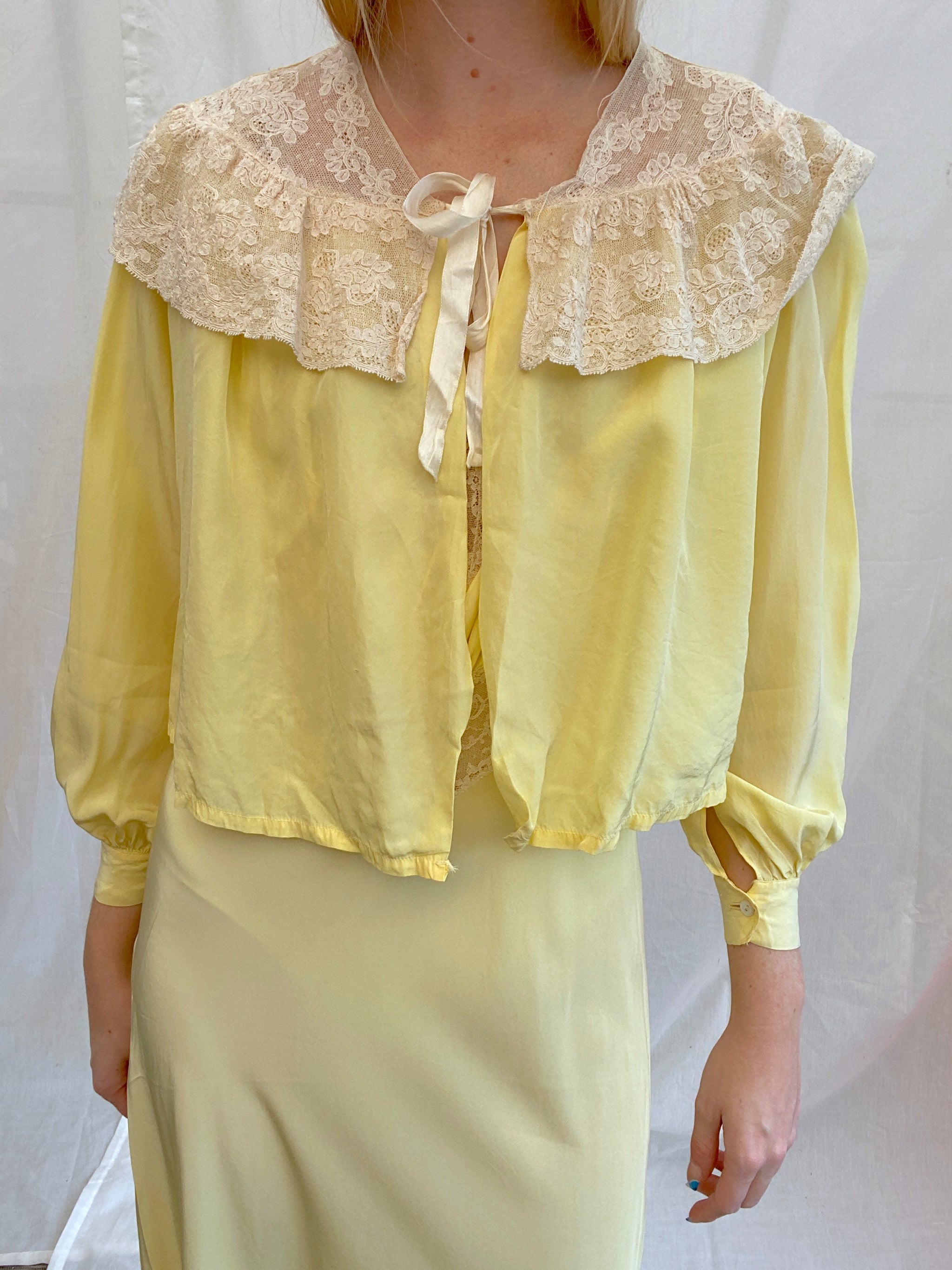 1940年代 vintage bed jacket 1940's Yellow Slip and Bed Jacket Set – Eveliina Vintage