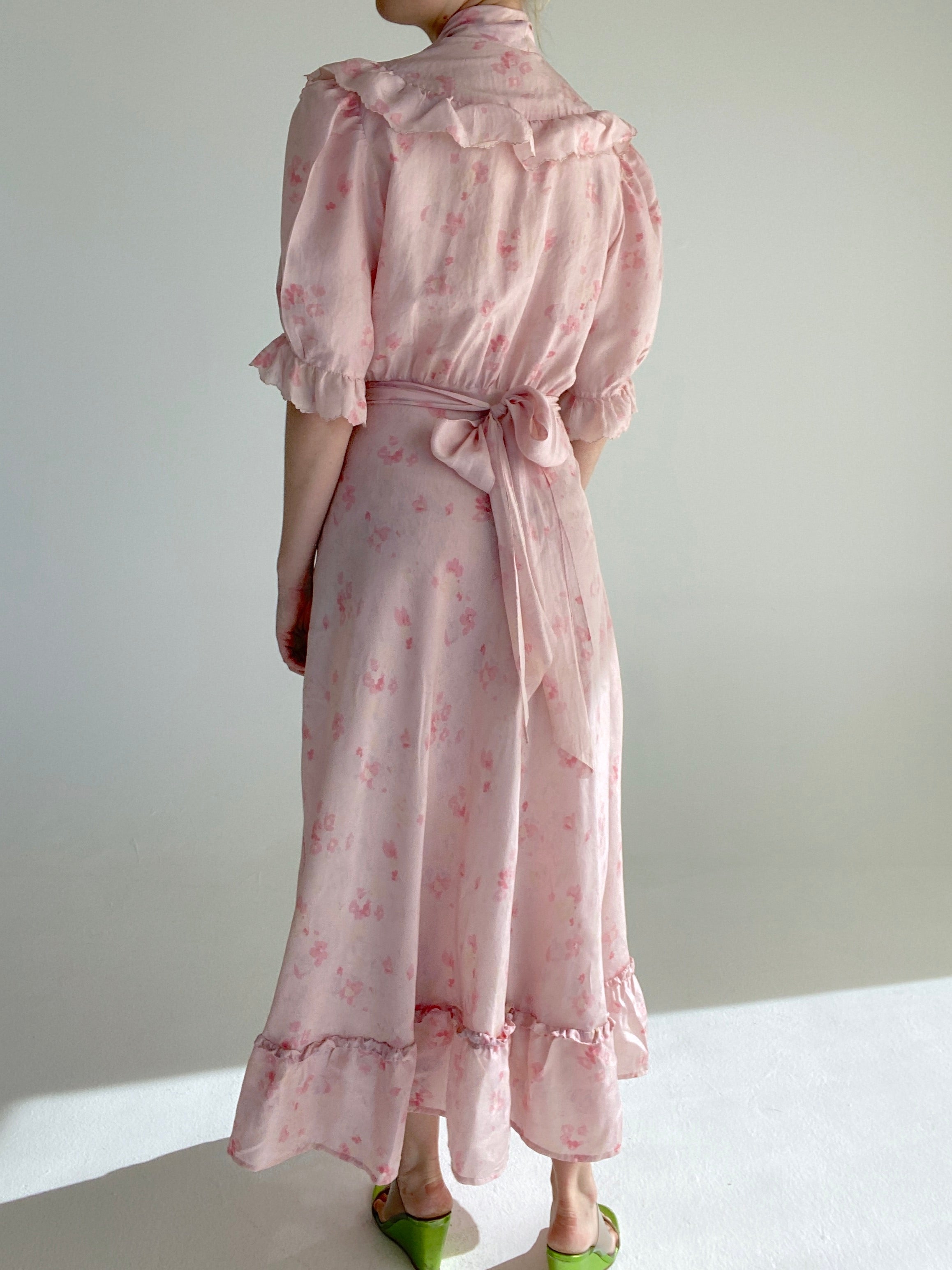 1940's Floral Silk Puffed Sleeve Robe