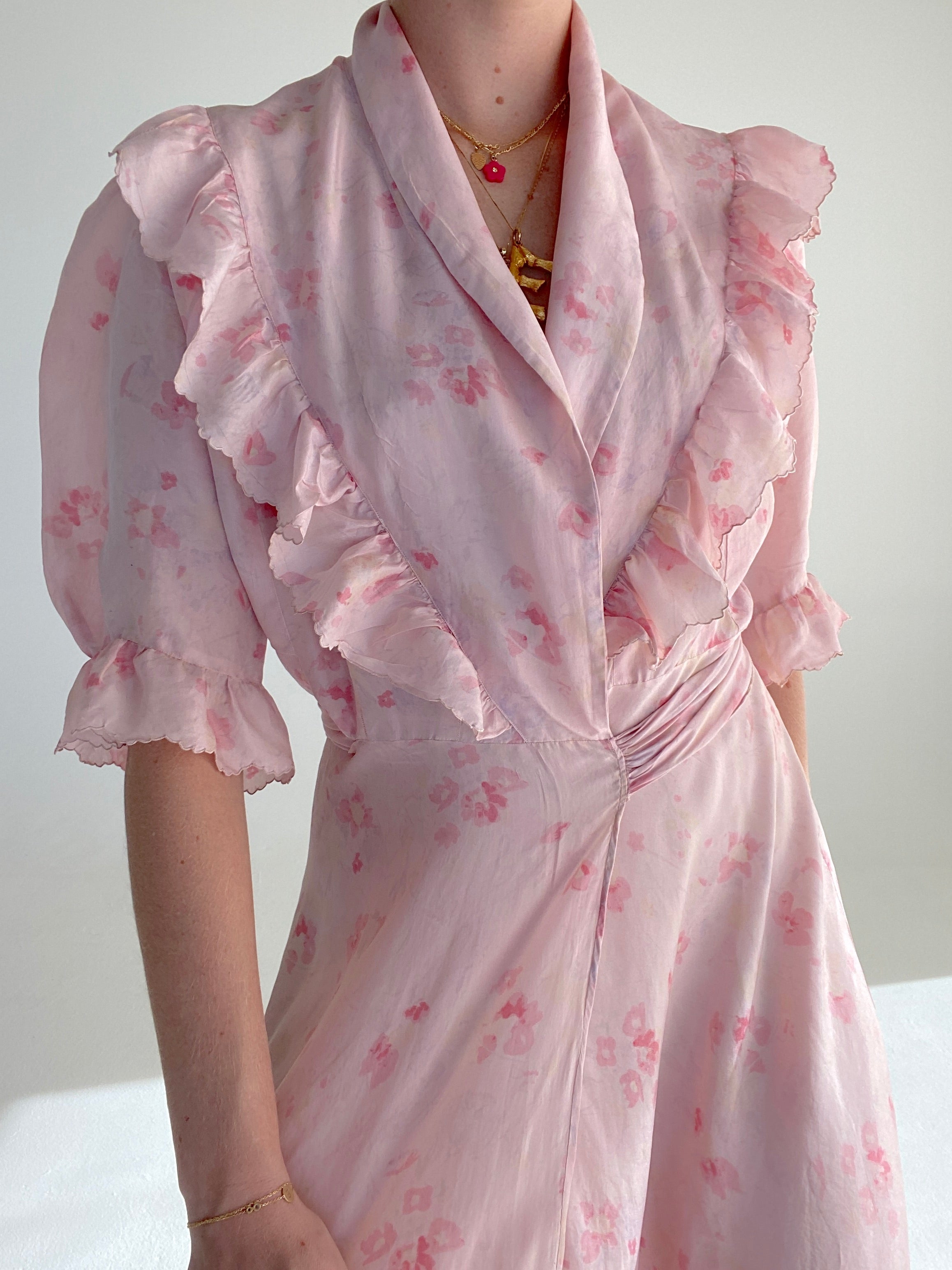 1940's Floral Silk Puffed Sleeve Robe