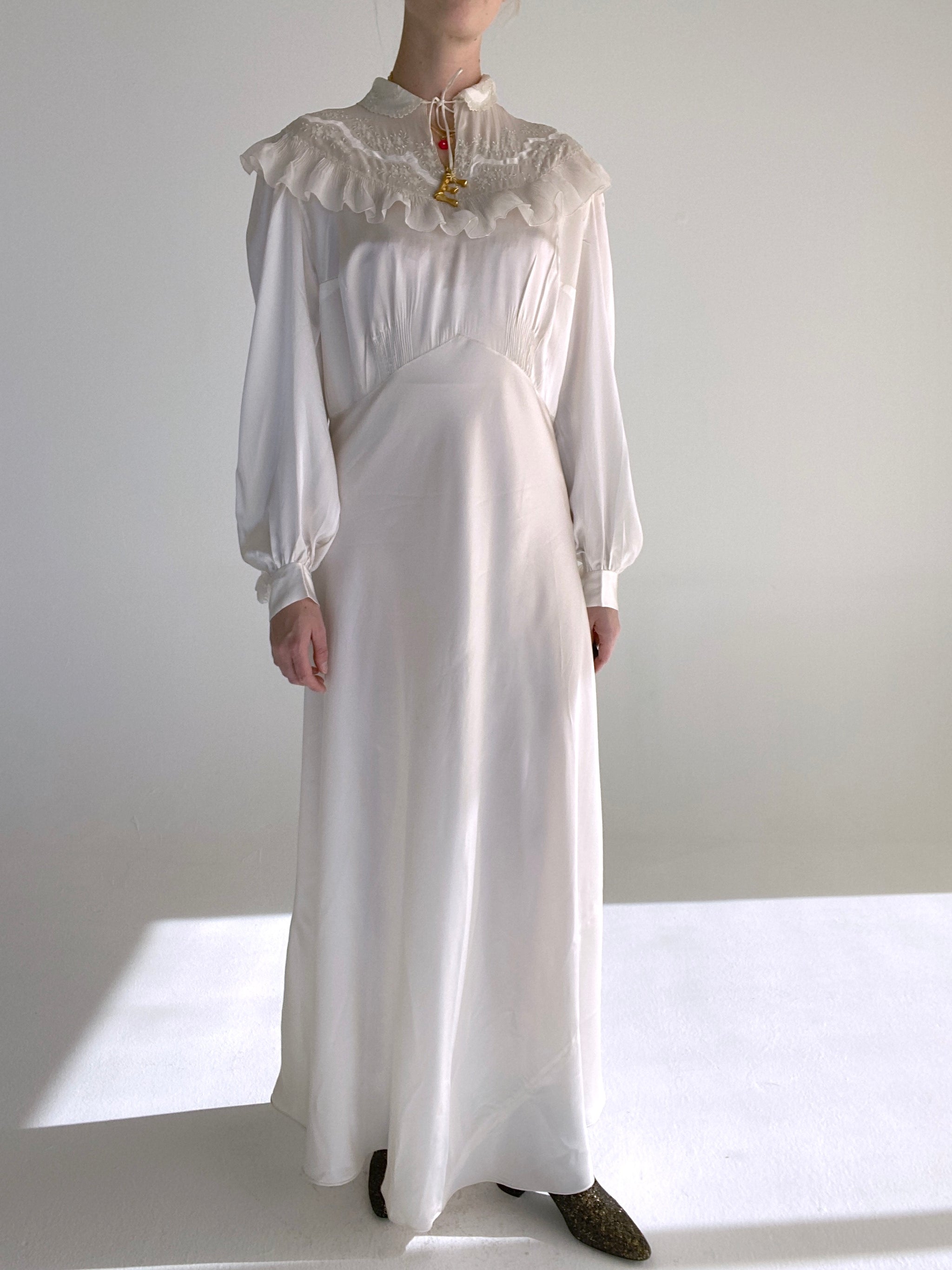 1930's White Silk Satin Long Sleeve Dress – Eveliina Vintage