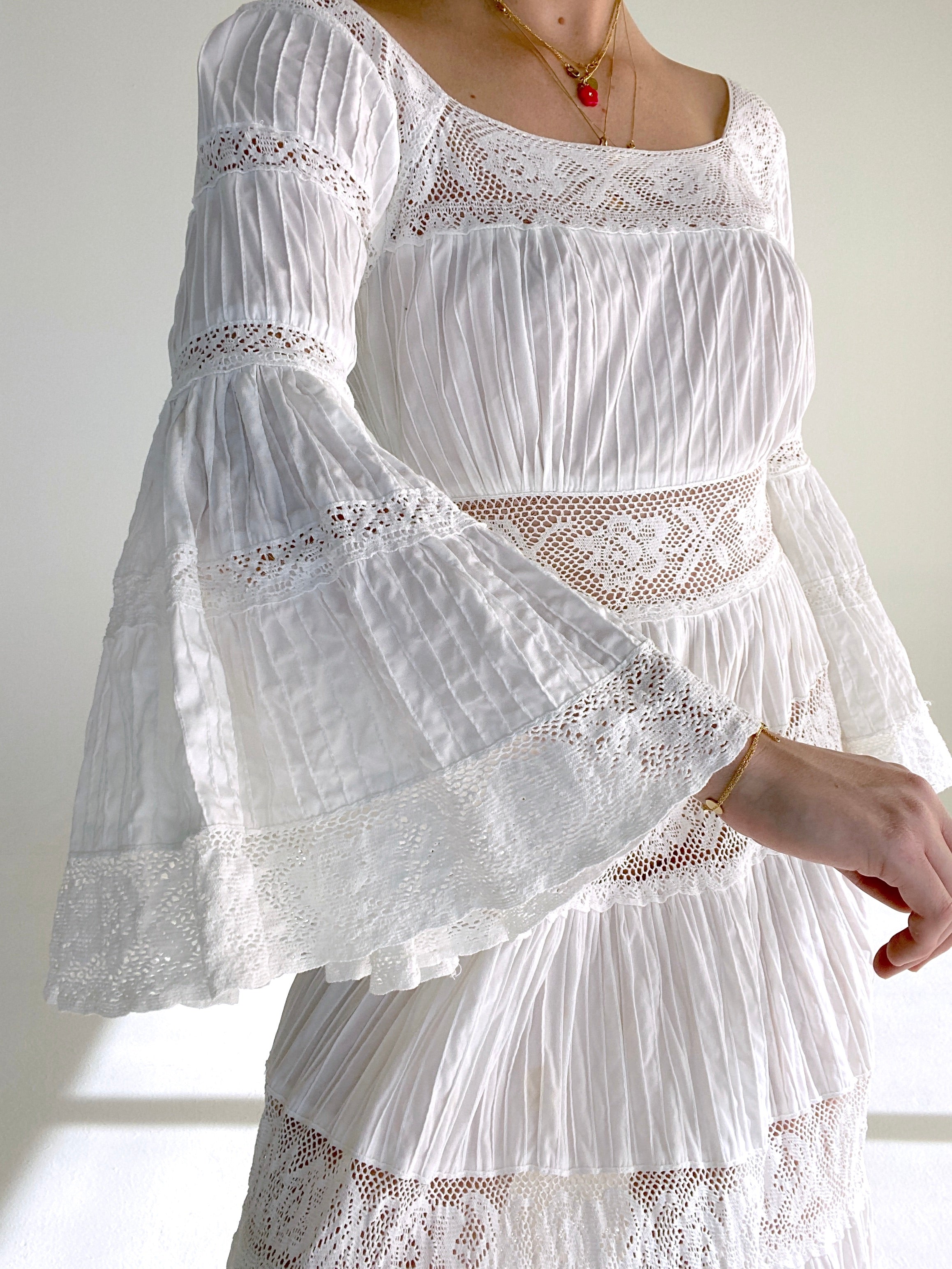 1970's Mexican Wedding Dress – Eveliina Vintage 1970's Mexican Wedding Dress – Eveliina Vintage