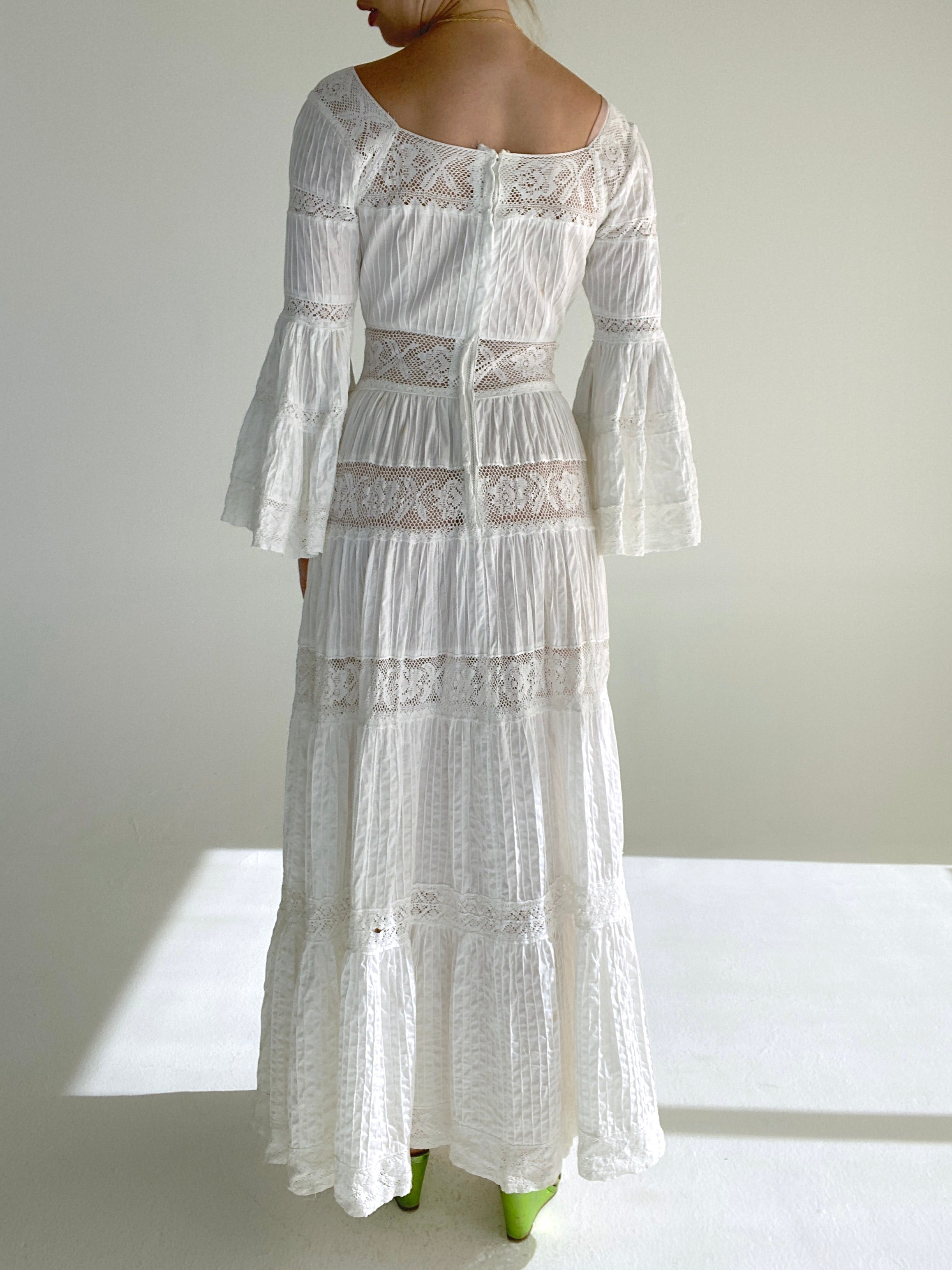 1970's Mexican Wedding Dress – Eveliina Vintage 1970's Mexican Wedding Dress – Eveliina Vintage