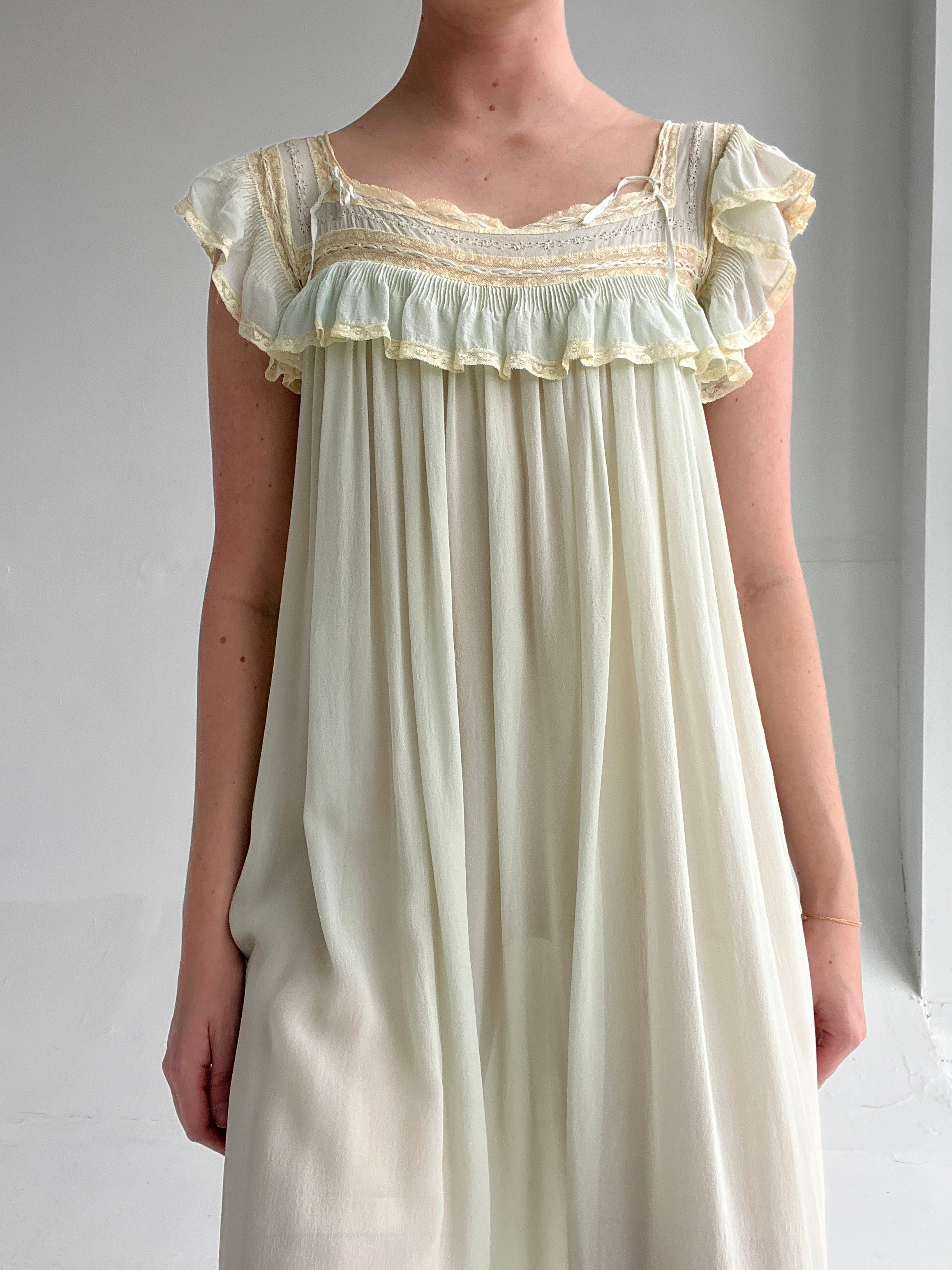 1930's Pale Green Silk Chiffon Babydoll Dress Eveliina Vintage 1930's Pale Green Silk Chiffon Babydoll Dress Eveliina Vintage