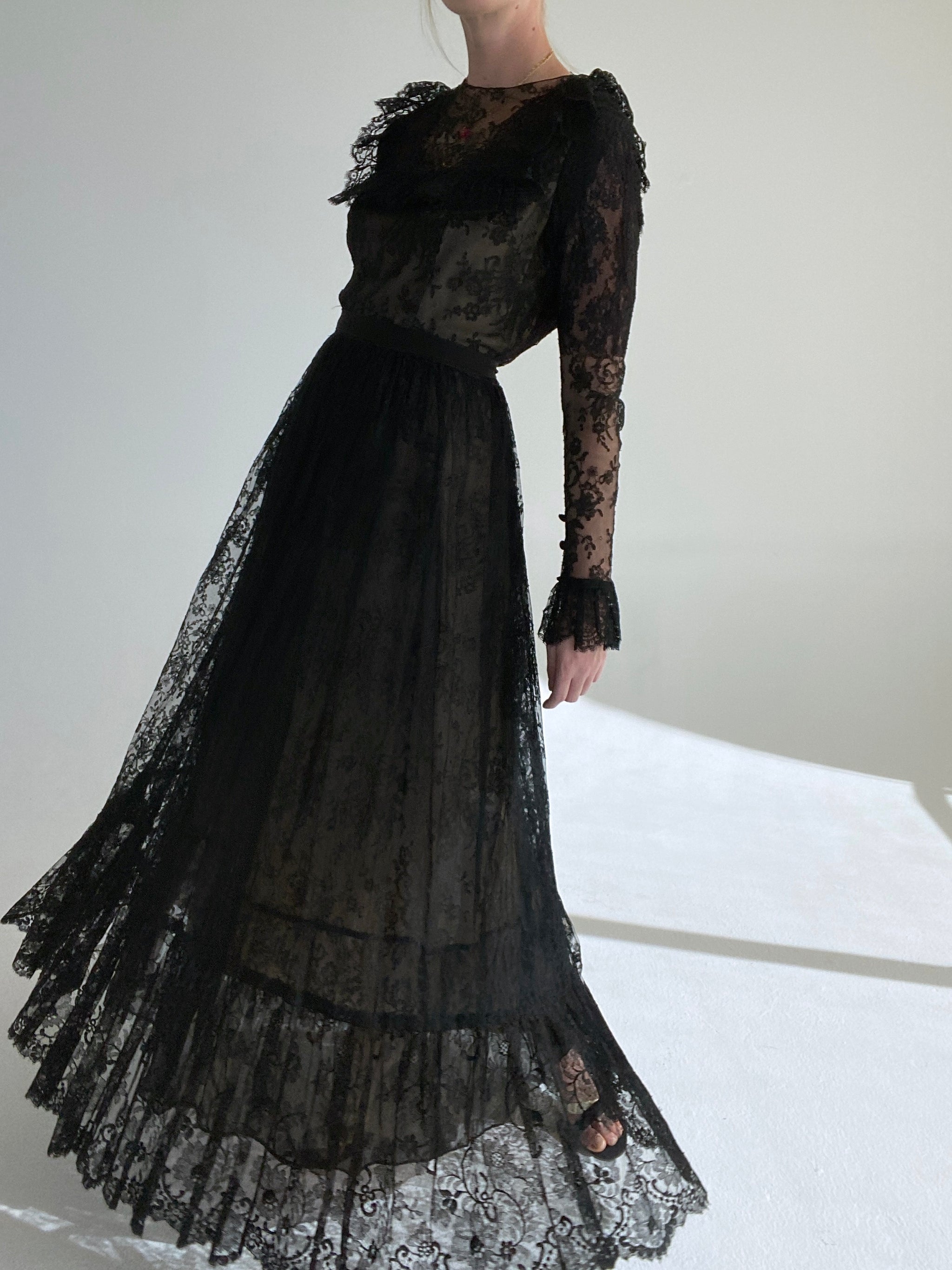 1950's Black Lace Long Sleeve Gown – Eveliina Vintage