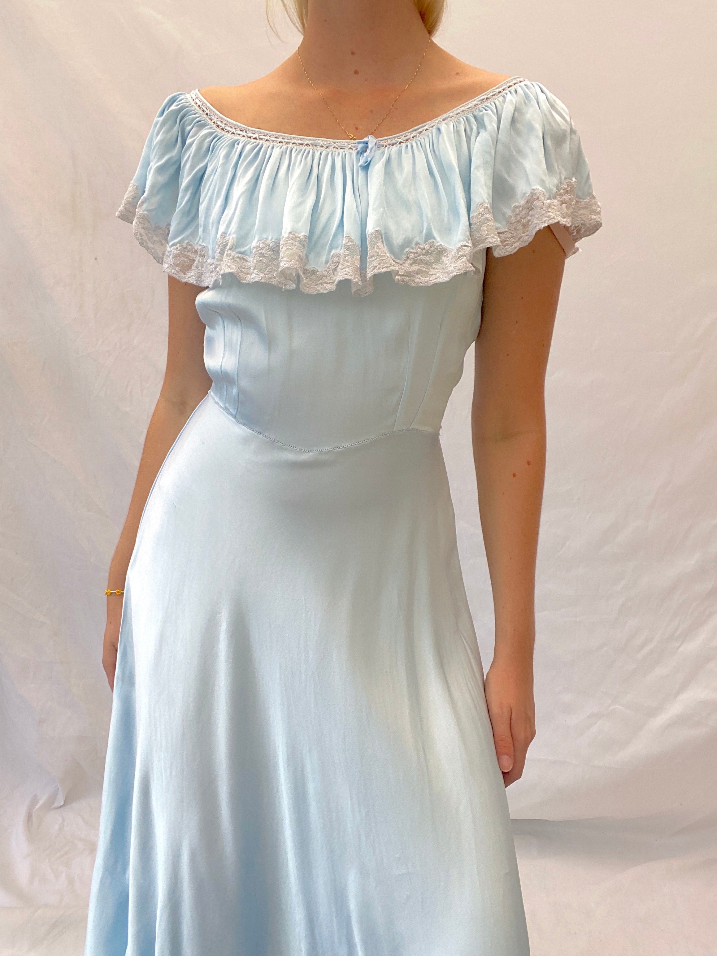 1940's Baby Blue Dress with Lace Trim Ruffle Collar Eveliina Vintage 1940's Baby Blue Dress with Lace Trim Ruffle Collar Eveliina Vintage
