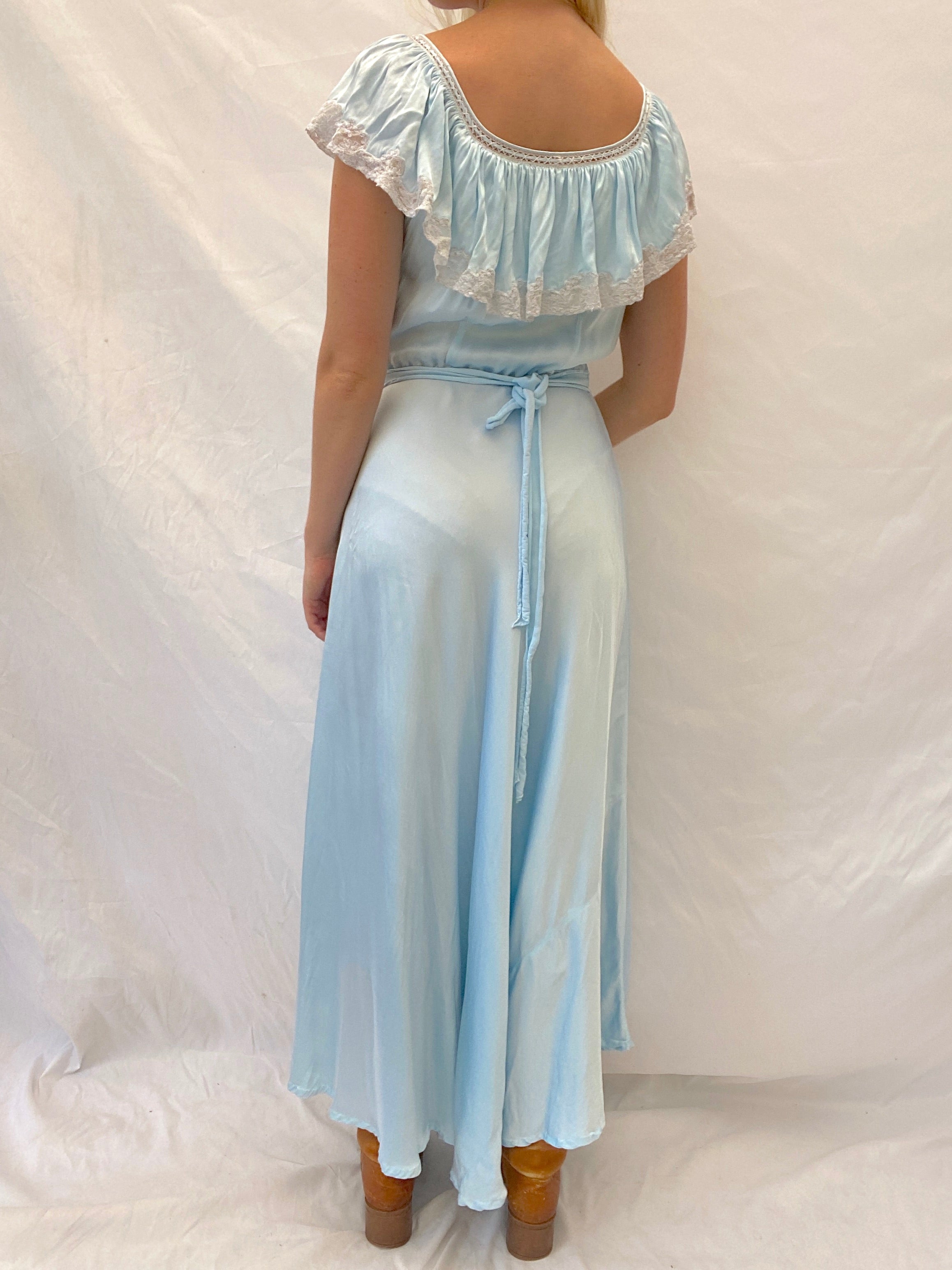 1940's Baby Blue Dress with Lace Trim Ruffle Collar Eveliina Vintage 1940's Baby Blue Dress with Lace Trim Ruffle Collar Eveliina Vintage