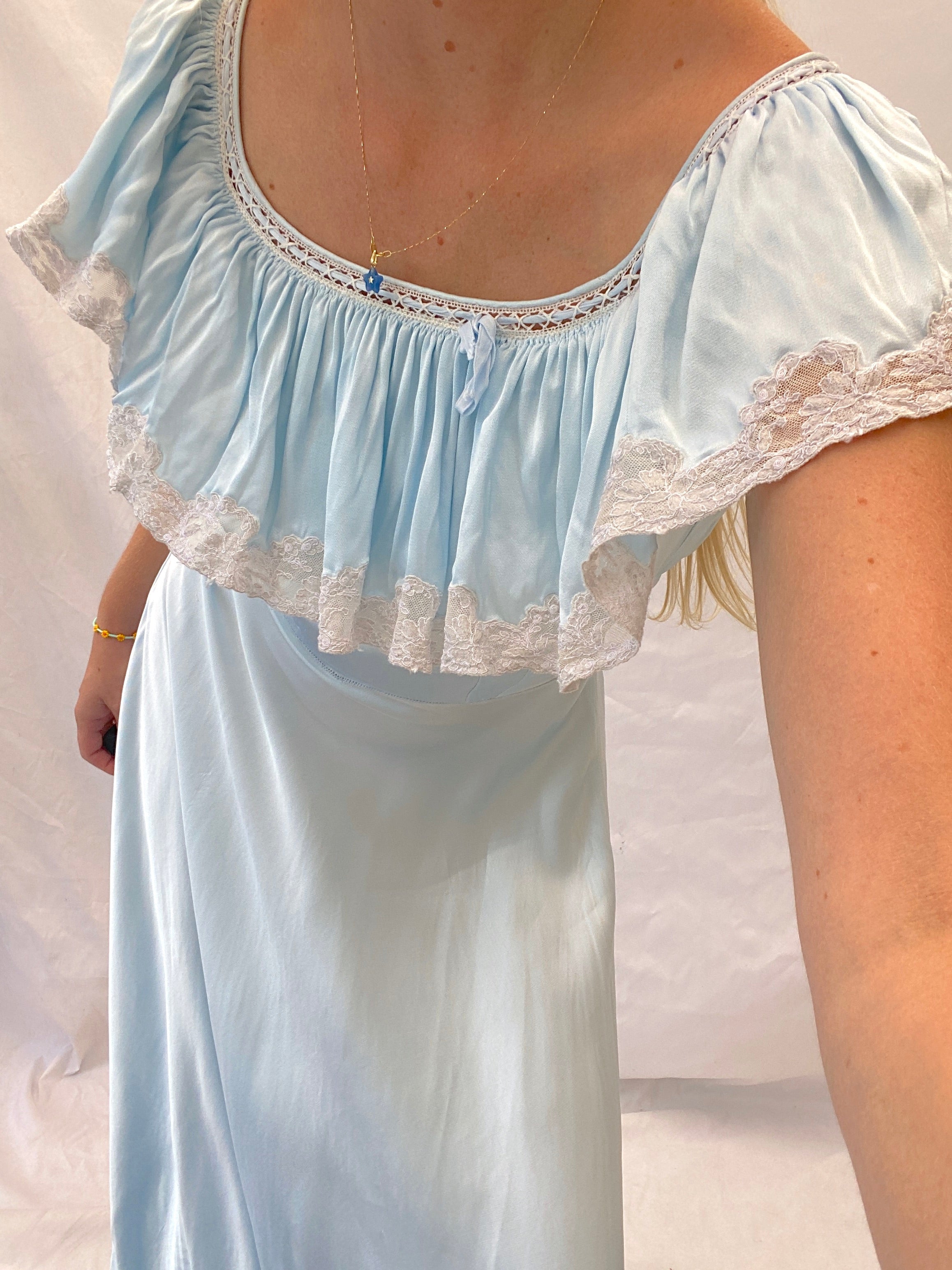 1940's Baby Blue Dress with Lace Trim Ruffle Collar Eveliina Vintage 1940's Baby Blue Dress with Lace Trim Ruffle Collar Eveliina Vintage