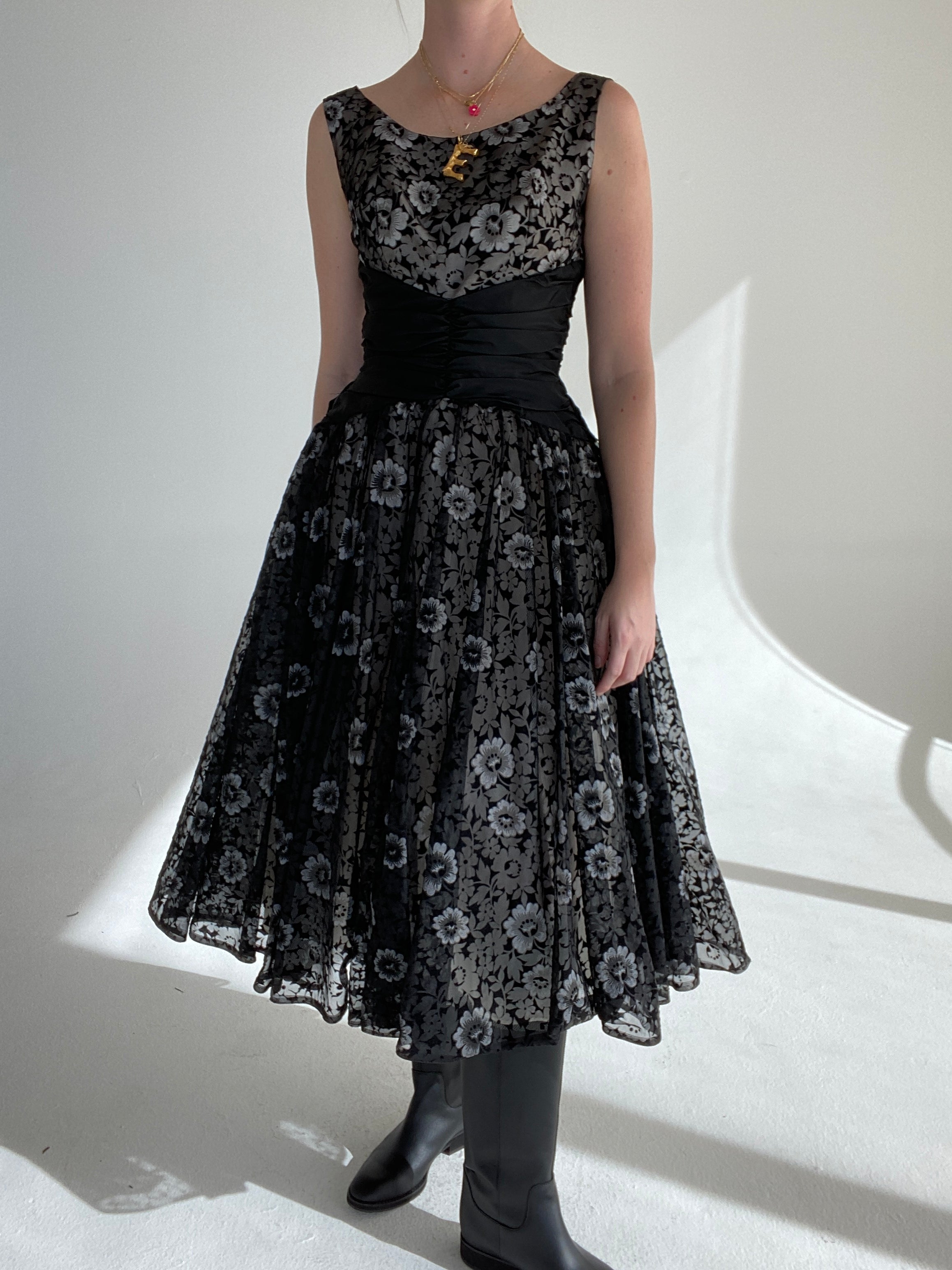 1950's Black Velvet and Organza Floral Party Dress Eveliina Vintage 1950's Black Velvet and Organza Floral Party Dress Eveliina Vintage