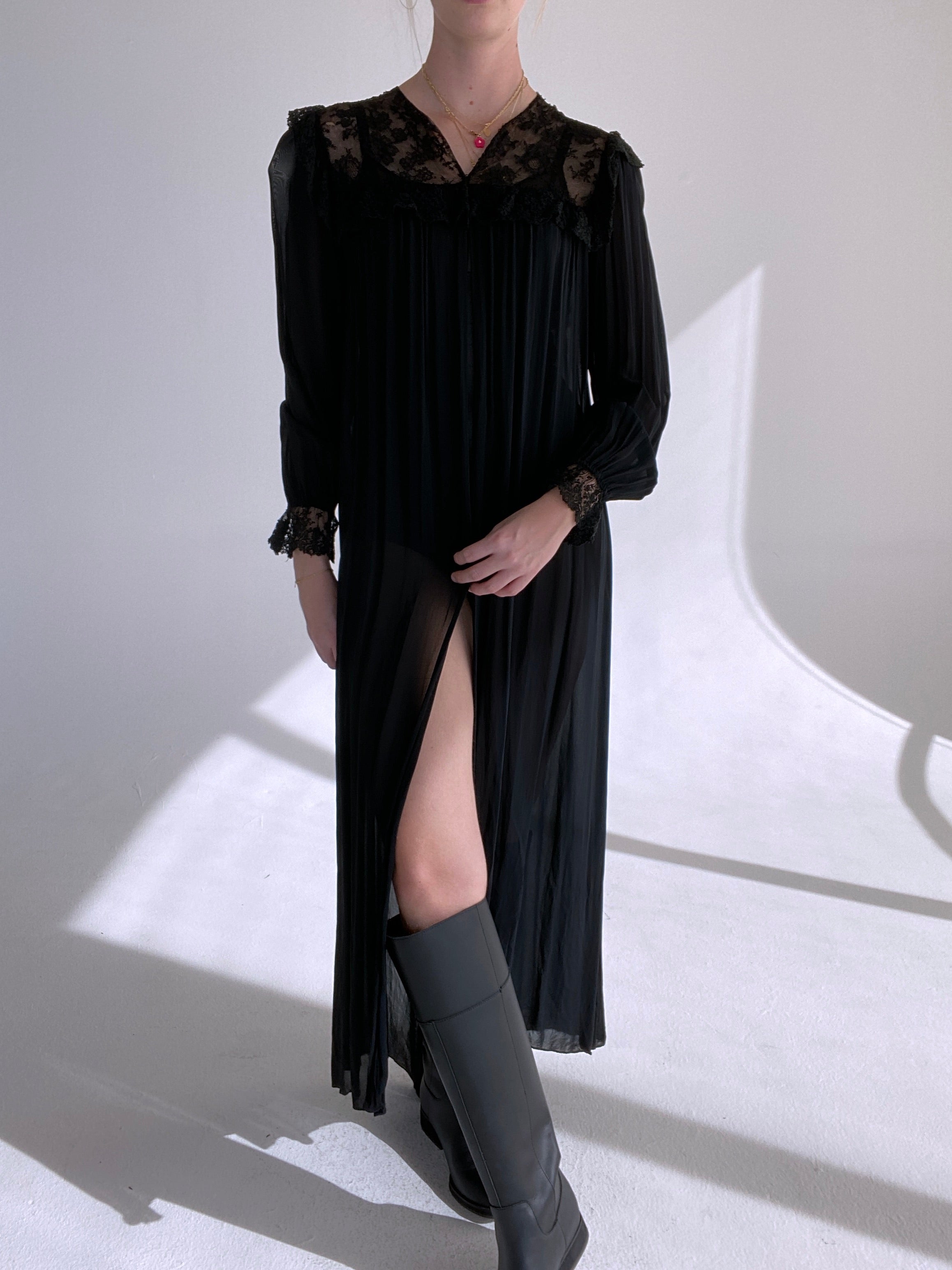 1940's Black Chiffon Long Sleeve Robe Eveliina Vintage 1940's Black Chiffon Long Sleeve Robe Eveliina Vintage
