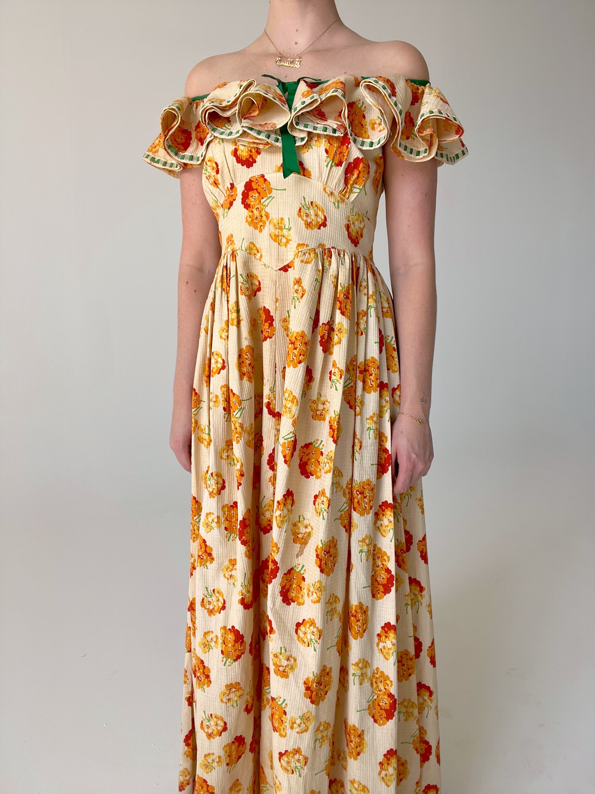 1940's Orange Floral Print Dress With Ruffle – Eveliina Vintage