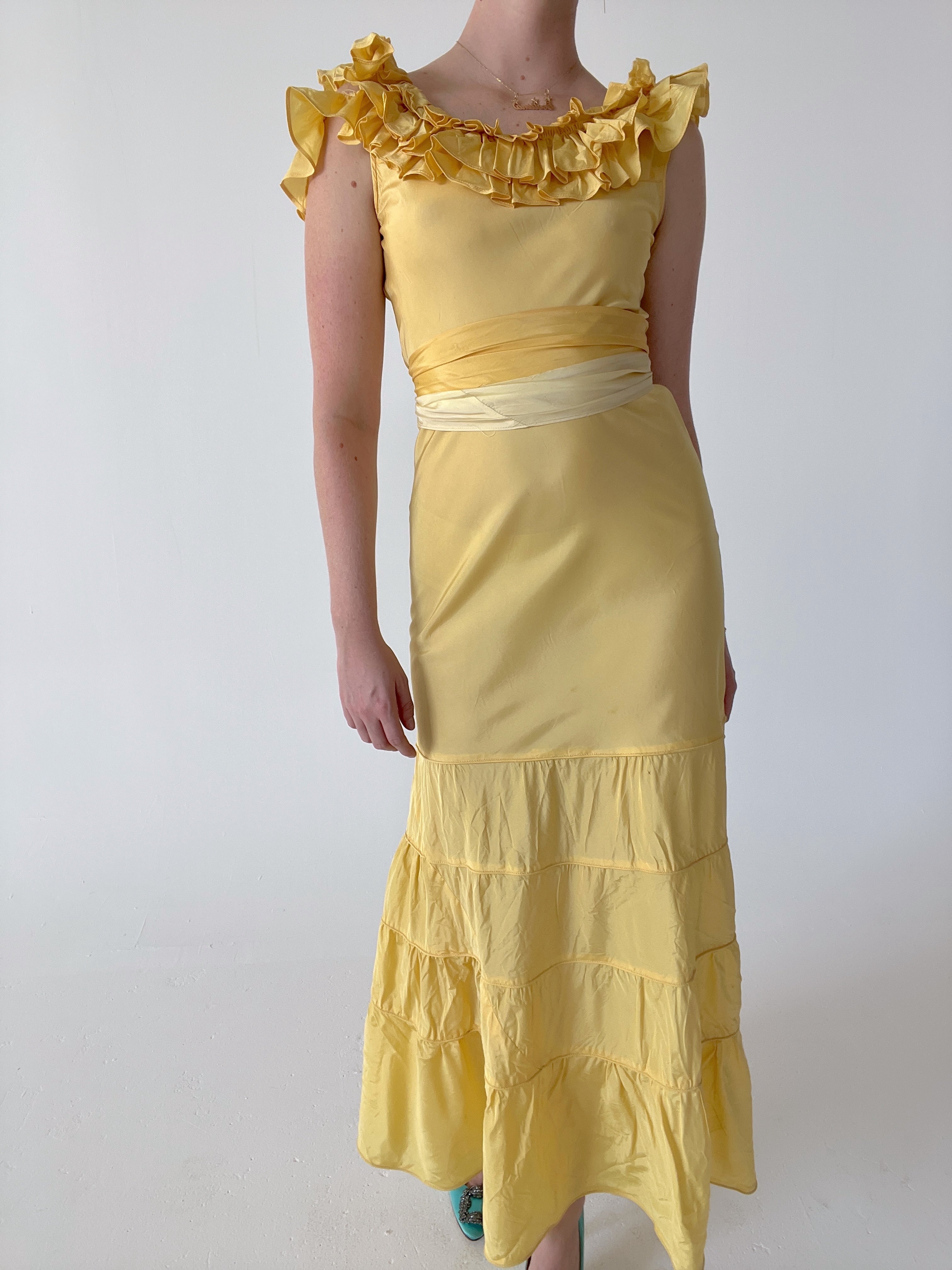 1930's Yellow Taffeta Ruffle Dress – Eveliina Vintage 1930's Yellow Taffeta Ruffle Dress – Eveliina Vintage