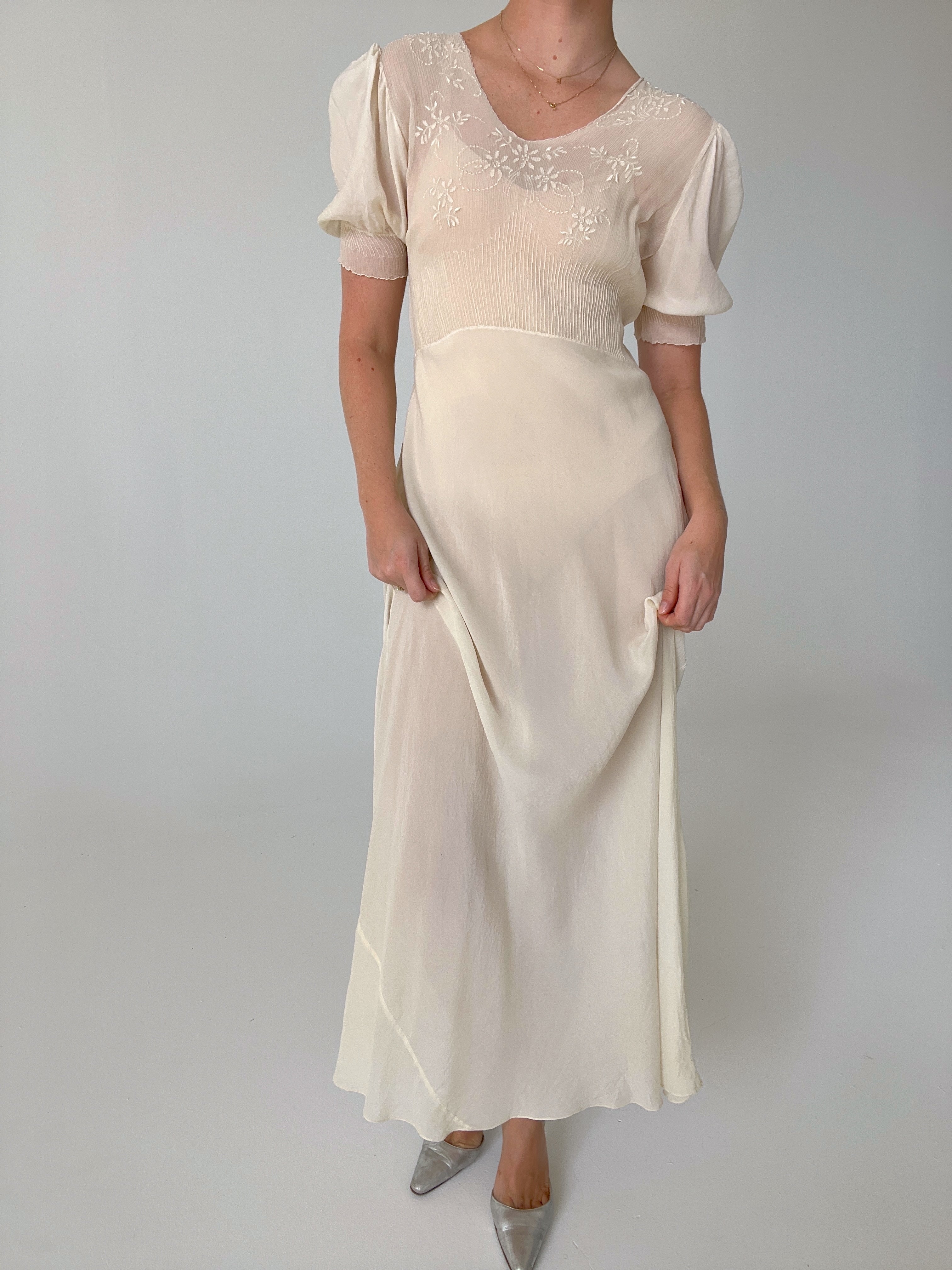 1930's Pale Dove Grey Silk Chiffon Puff Sleeve Dress