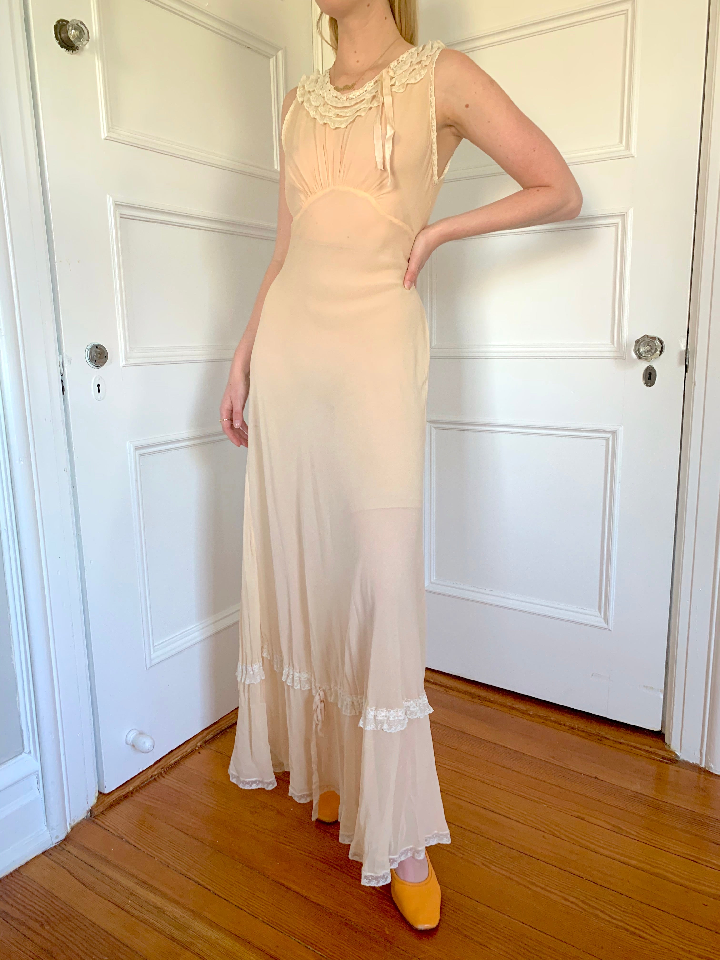 Pale Pink Chiffon Dress with White Lace Eveliina Vintage Pale Pink Chiffon Dress with White Lace Eveliina Vintage