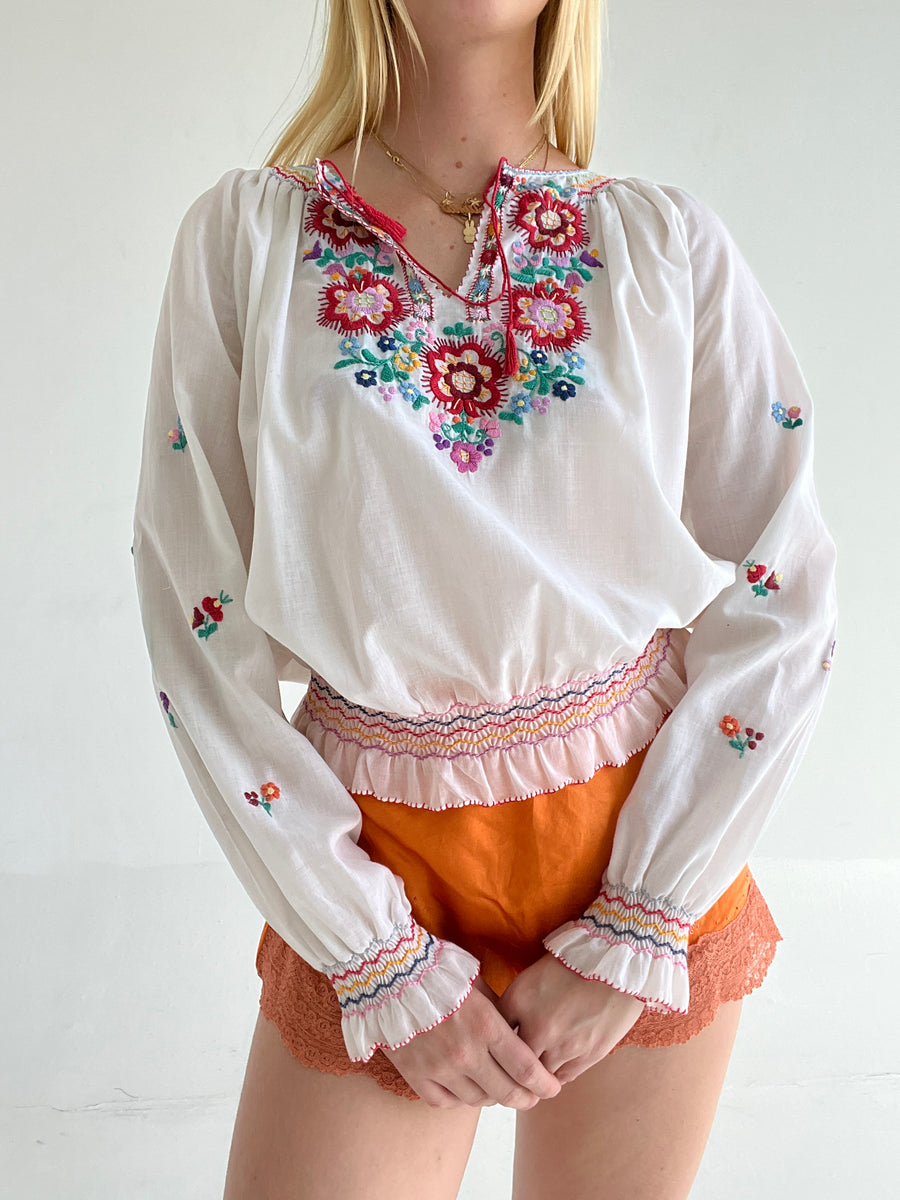 Long Sleeve Embroidered Peasant Blouse – Eveliina Vintage