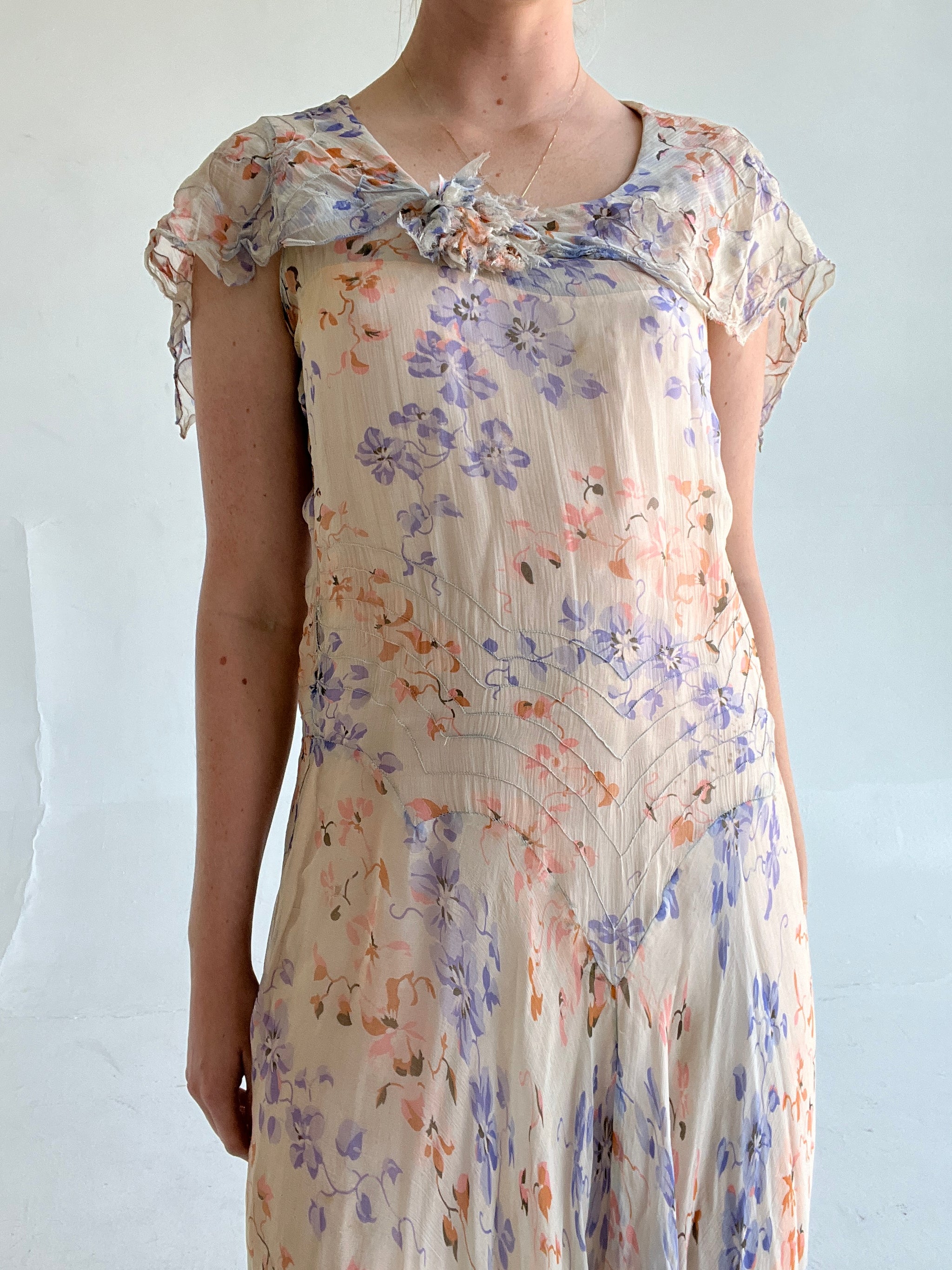 1920s chiffon dress 1920's Floral Gown – Eveliina Vintage Size:15 UK / 16 US Nordstrom Great condition. Bardot Delphi long sleeve