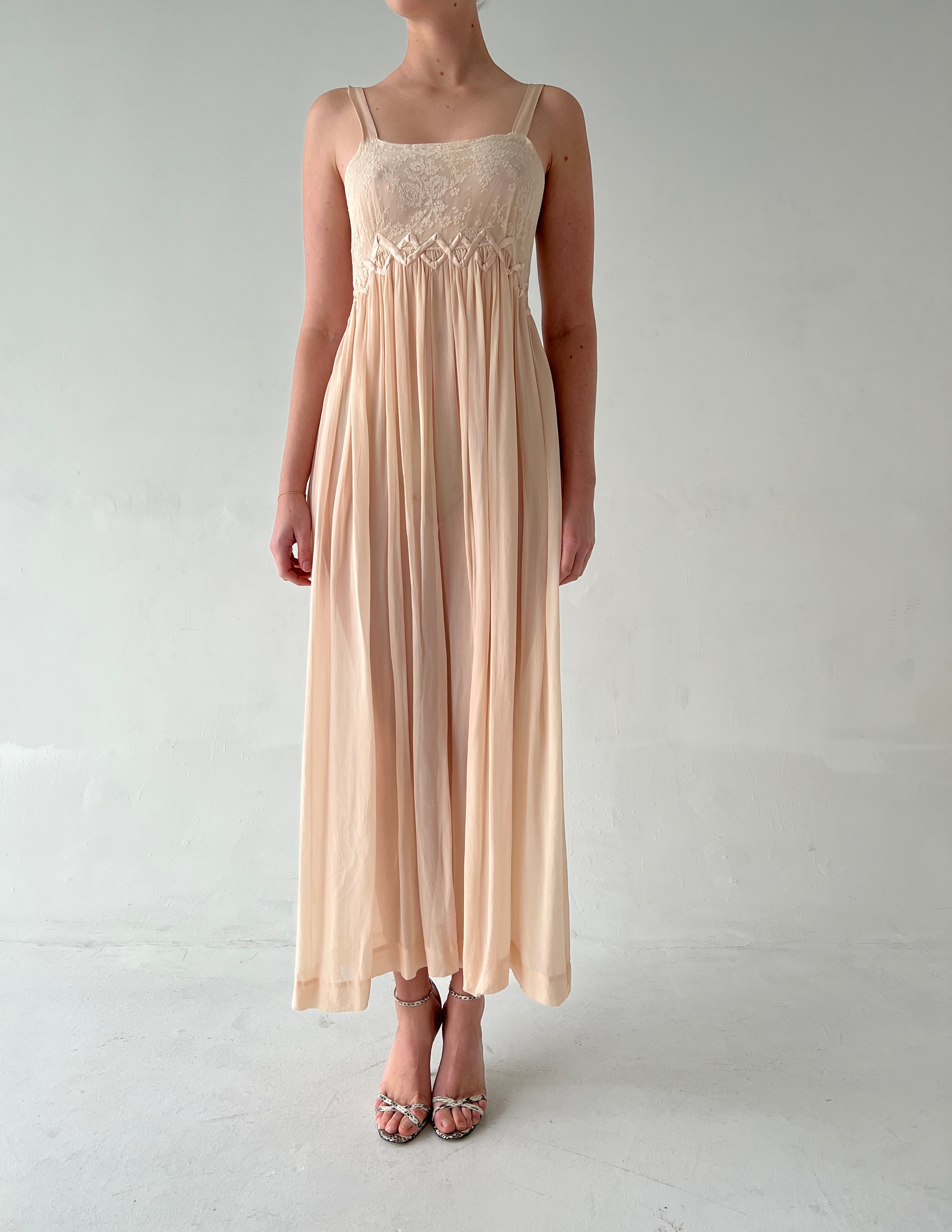 1930's Pink Silk Chiffon Babydoll Dress with Cream Lace Eveliina Vintage 1930's Pink Silk Chiffon Babydoll Dress with Cream Lace Eveliina Vintage