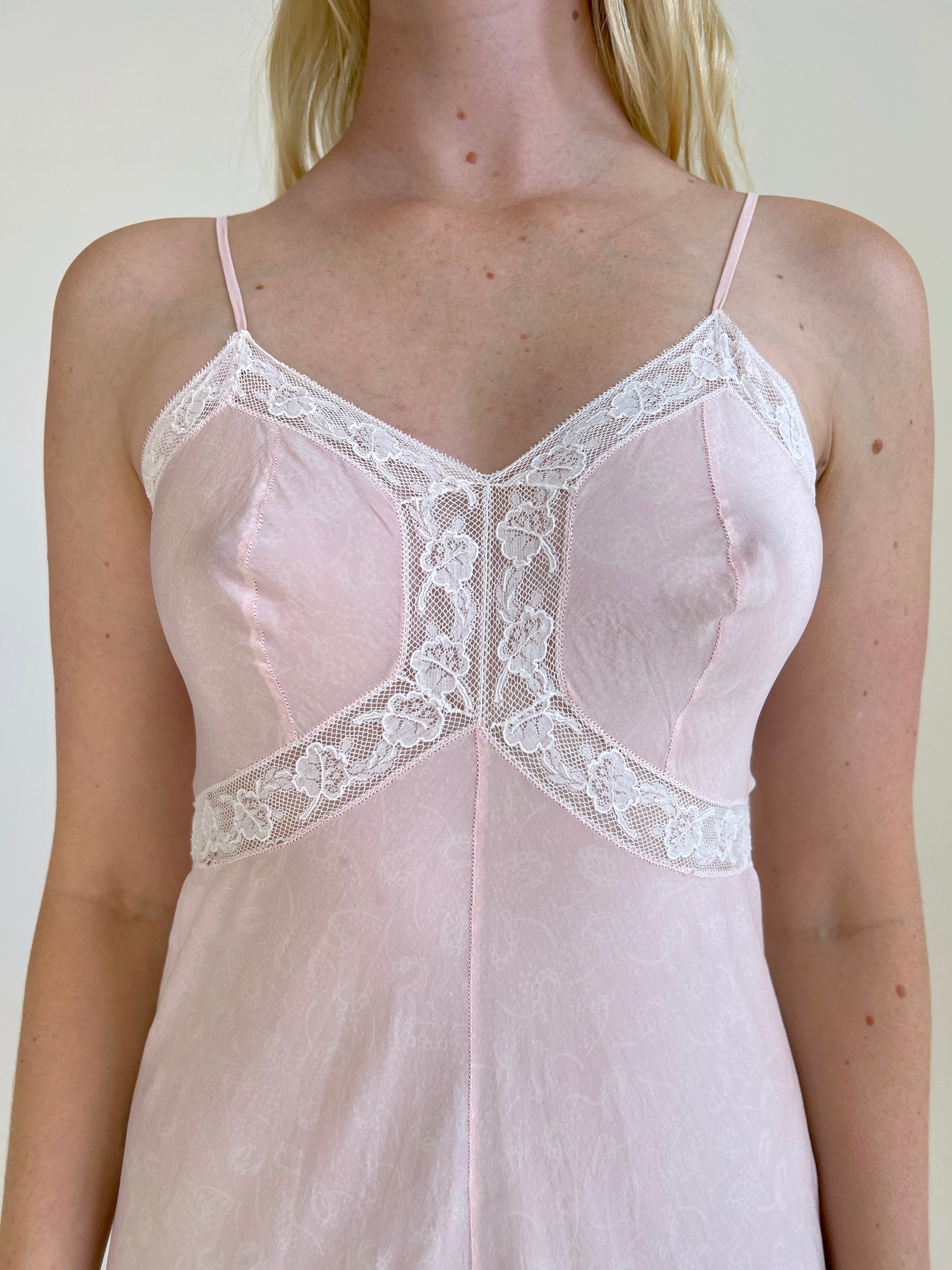 1930's Baby Pink and White Print Silk Slip Eveliina Vintage 1930's Baby Pink and White Print Silk Slip Eveliina Vintage