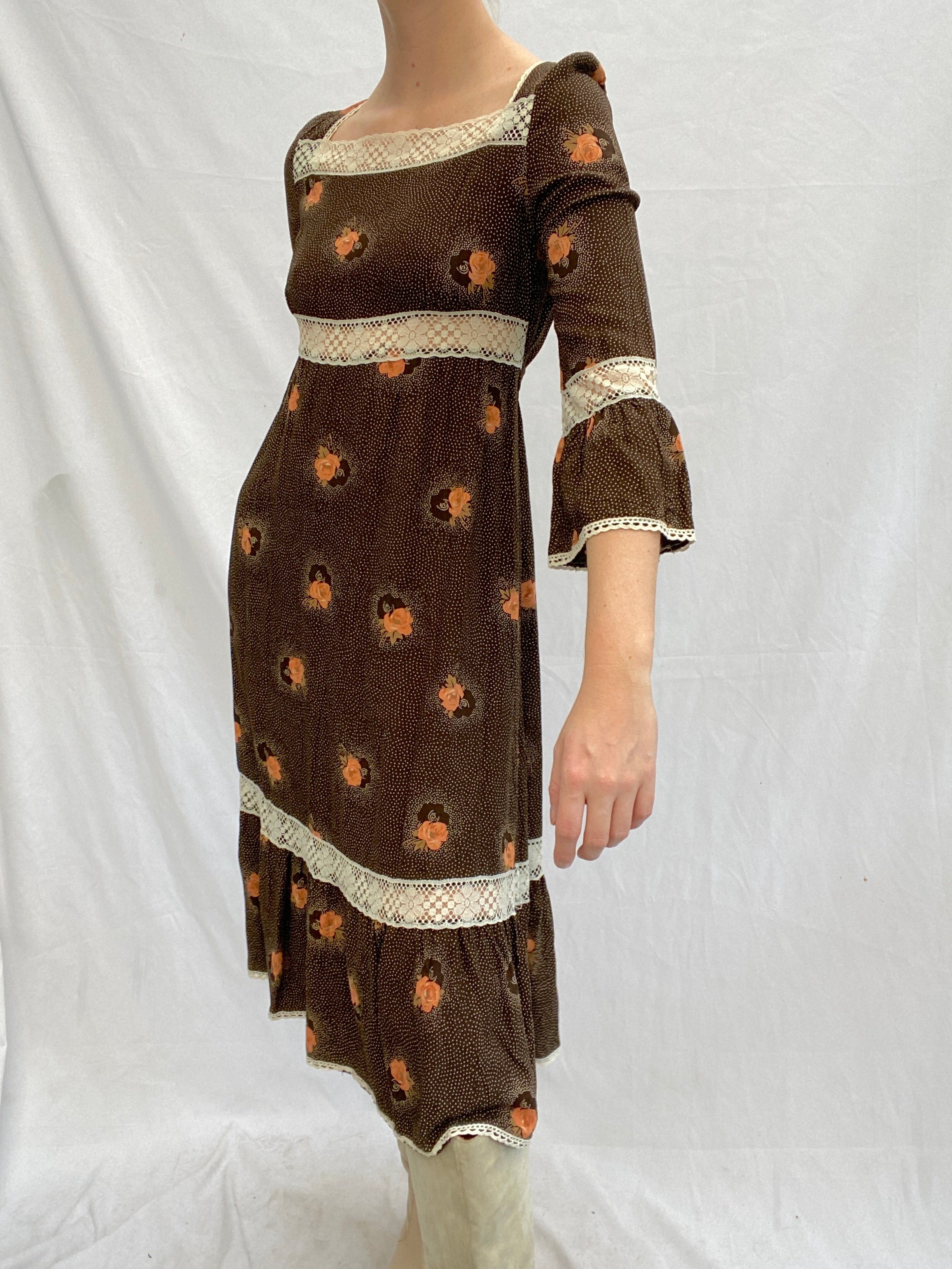 Long Sleeve Brown Floral Dress with White Lace Eveliina Vintage Long Sleeve Brown Floral Dress with White Lace Eveliina Vintage
