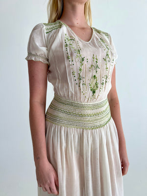 Green Embroidered Hungarian White Cotton Dress Eveliina Vintage Green Embroidered Hungarian White Cotton Dress Eveliina Vintage