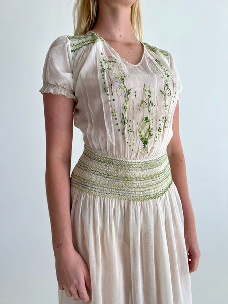 white dress with green embroidery Embroidered Hungarian Cotton – Eveliina Vintage Belt Size (refer to sizing instructions below):36 IN olive green lace dress while the lace