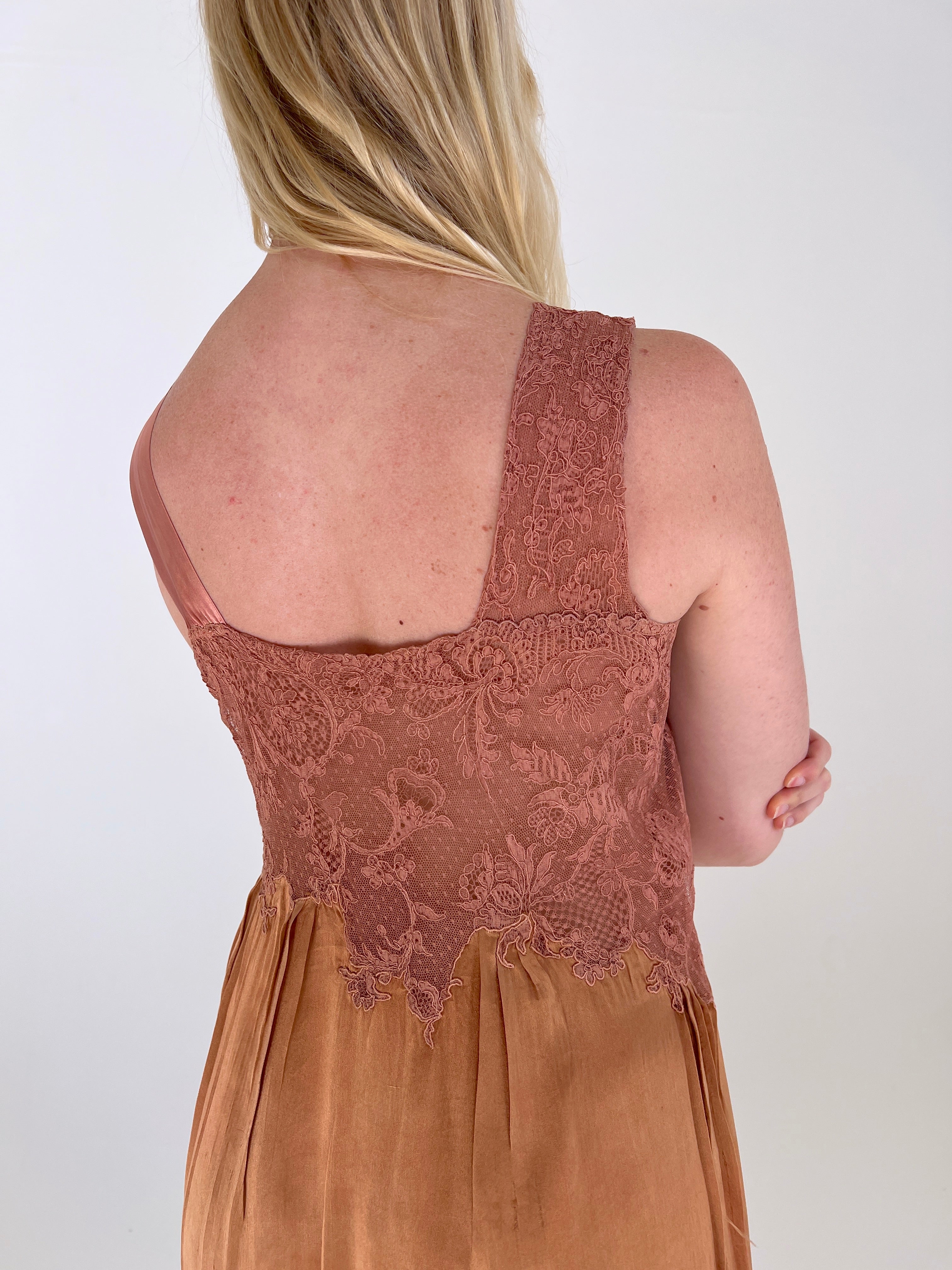 Hand Dyed Brown Silk Dress with Lace – Eveliina Vintage