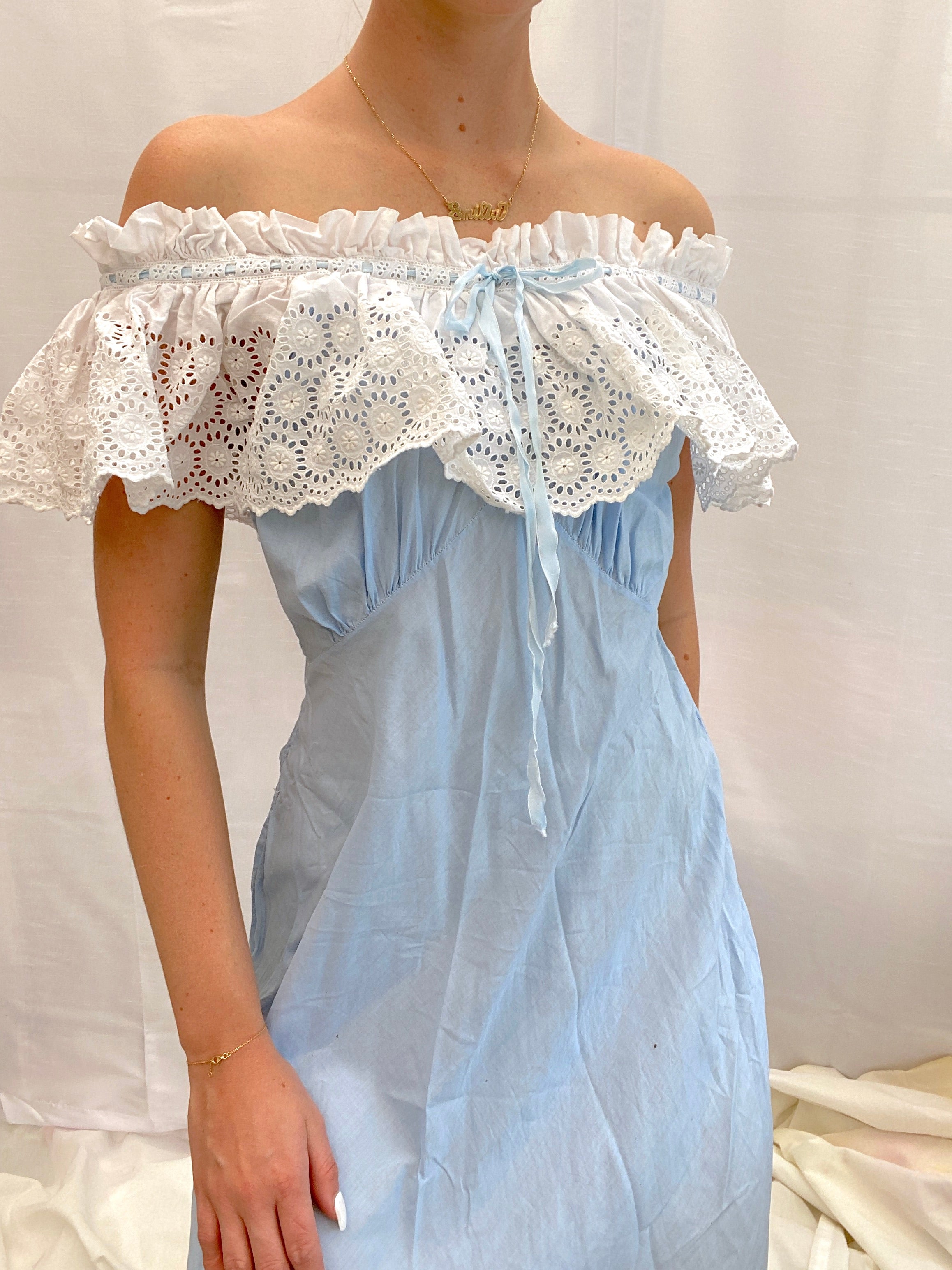1940's Blue Cotton Dress with White Eyelet Ruffle Eveliina Vintage 1940's Blue Cotton Dress with White Eyelet Ruffle Eveliina Vintage