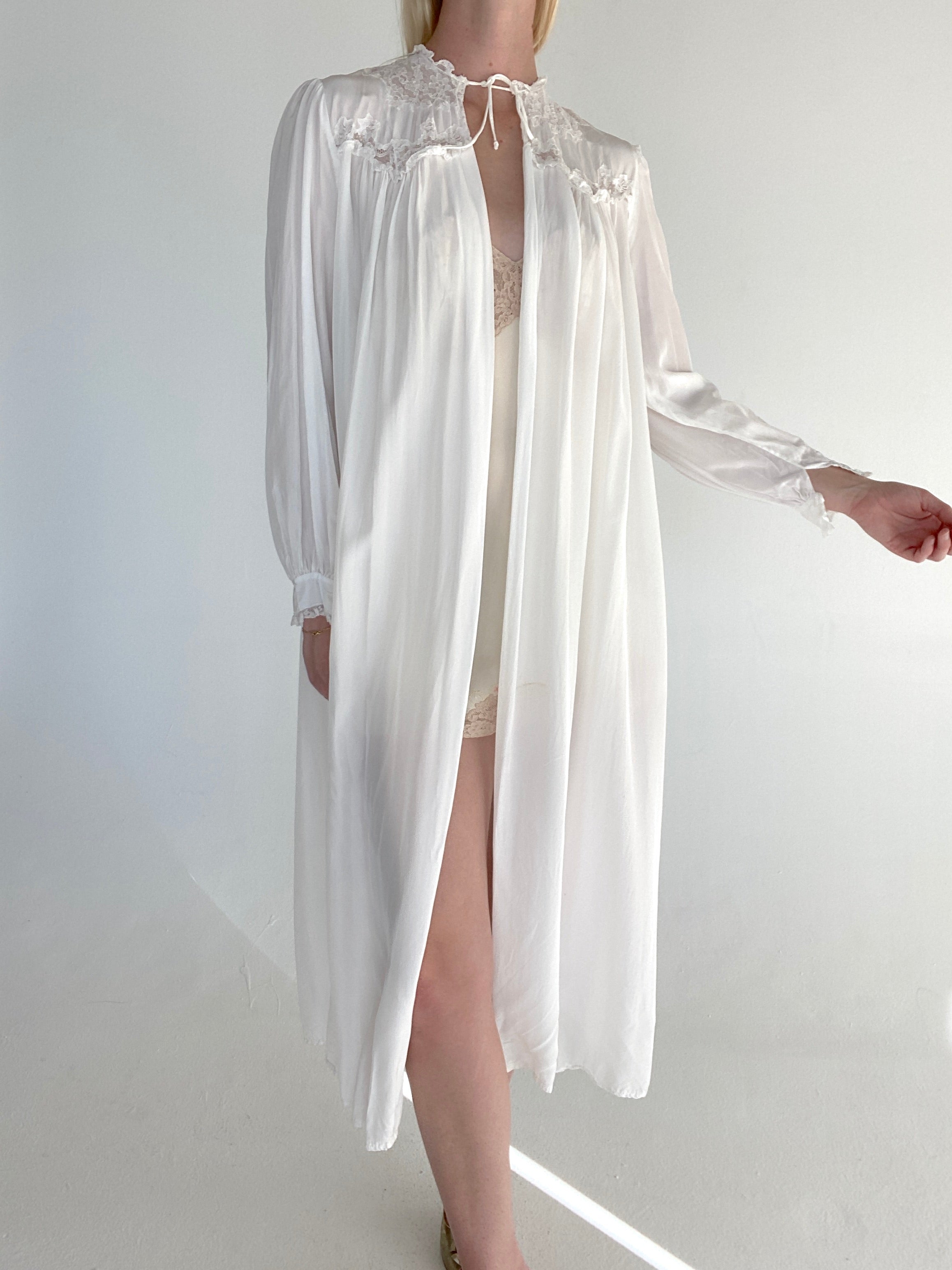 1930's Bridal White Robe With Lace