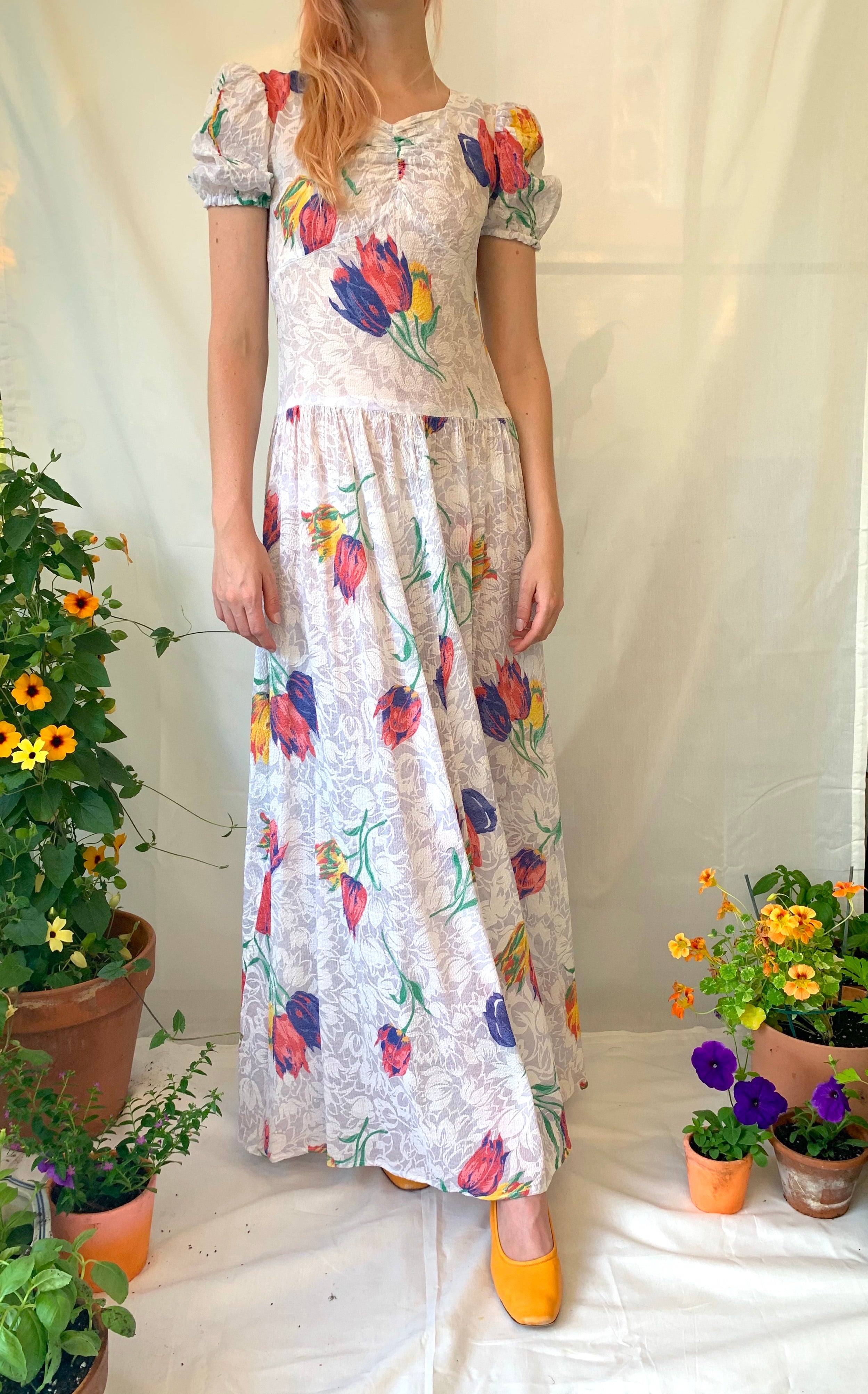 Tulip Print Voile Garden Party Dress Eveliina Vintage Tulip Print Voile Garden Party Dress Eveliina Vintage