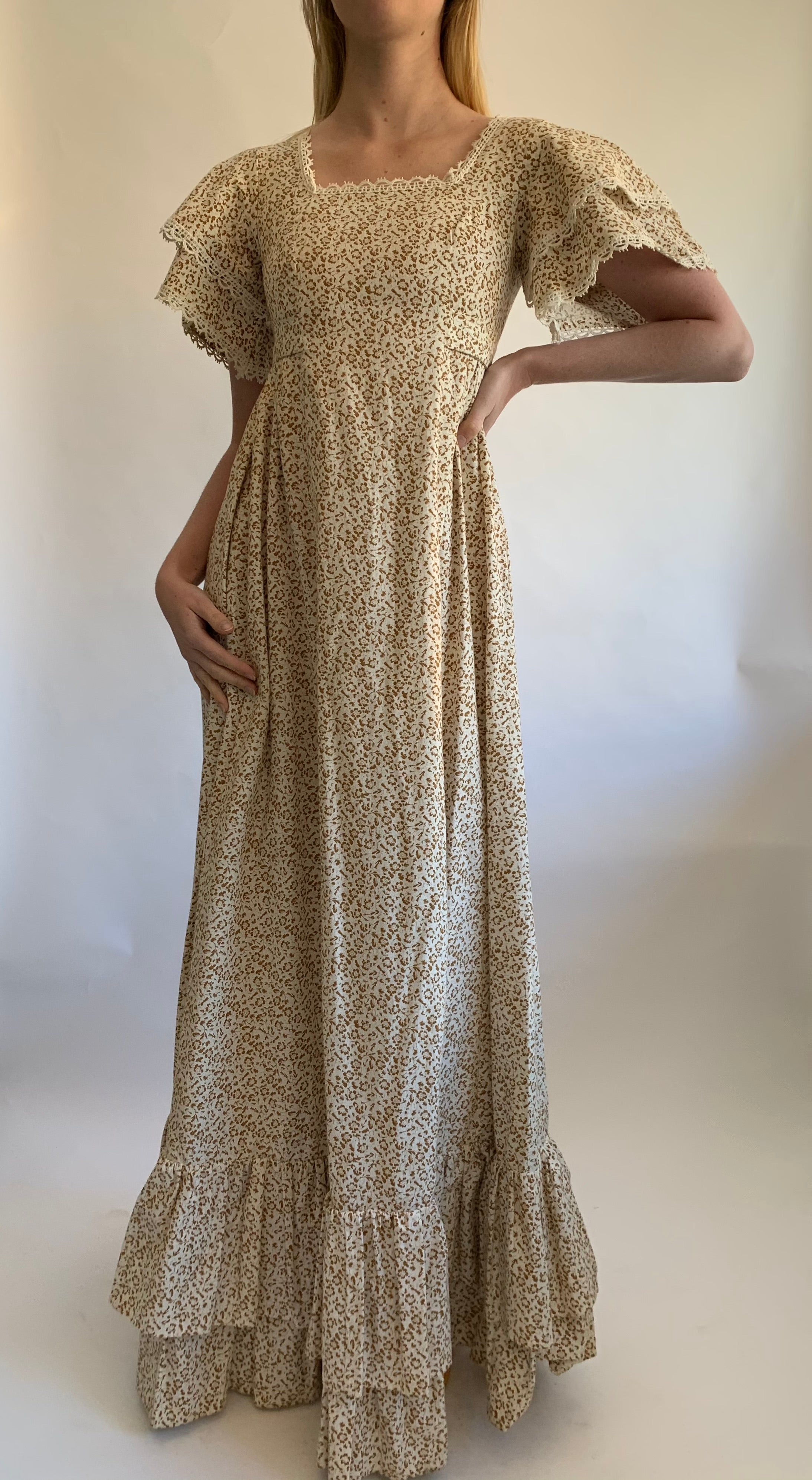 Laura Ashley Cream and Brown Floral Print Dress – Eveliina Vintage