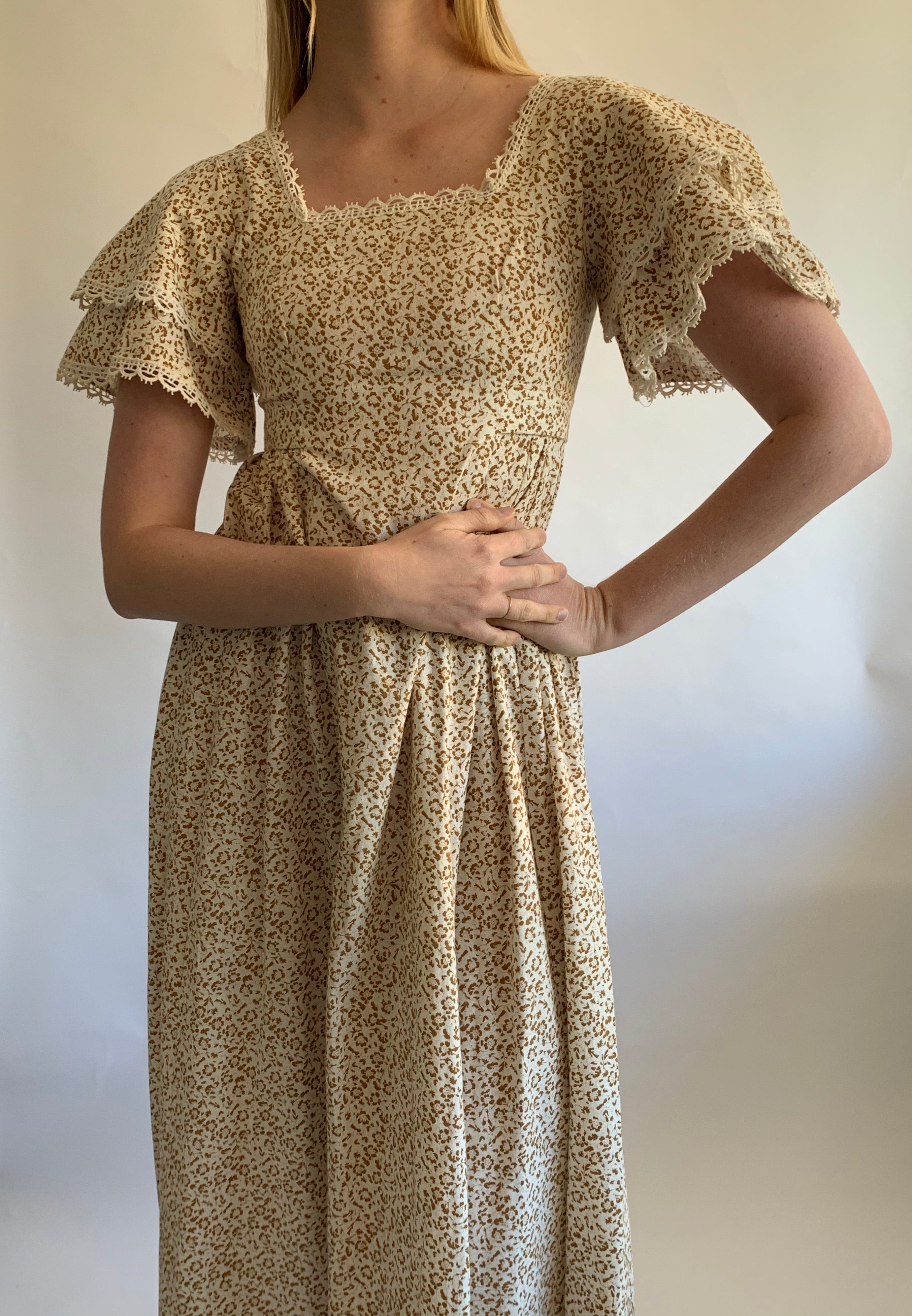 Laura Ashley Cream and Brown Floral Print Dress – Eveliina Vintage