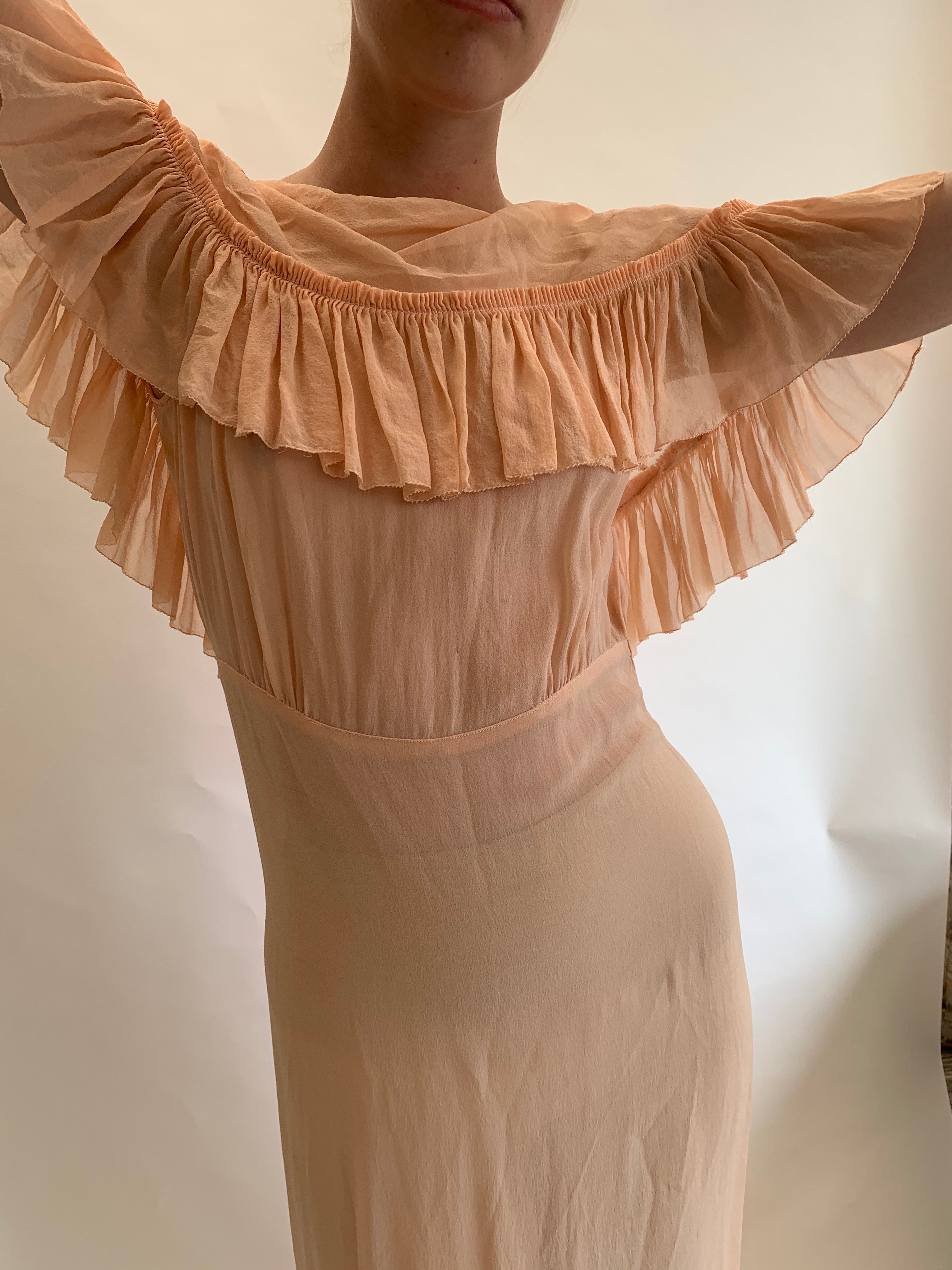 1930's Powder Peach Lounge Dress Eveliina Vintage 1930's Powder Peach Lounge Dress Eveliina Vintage