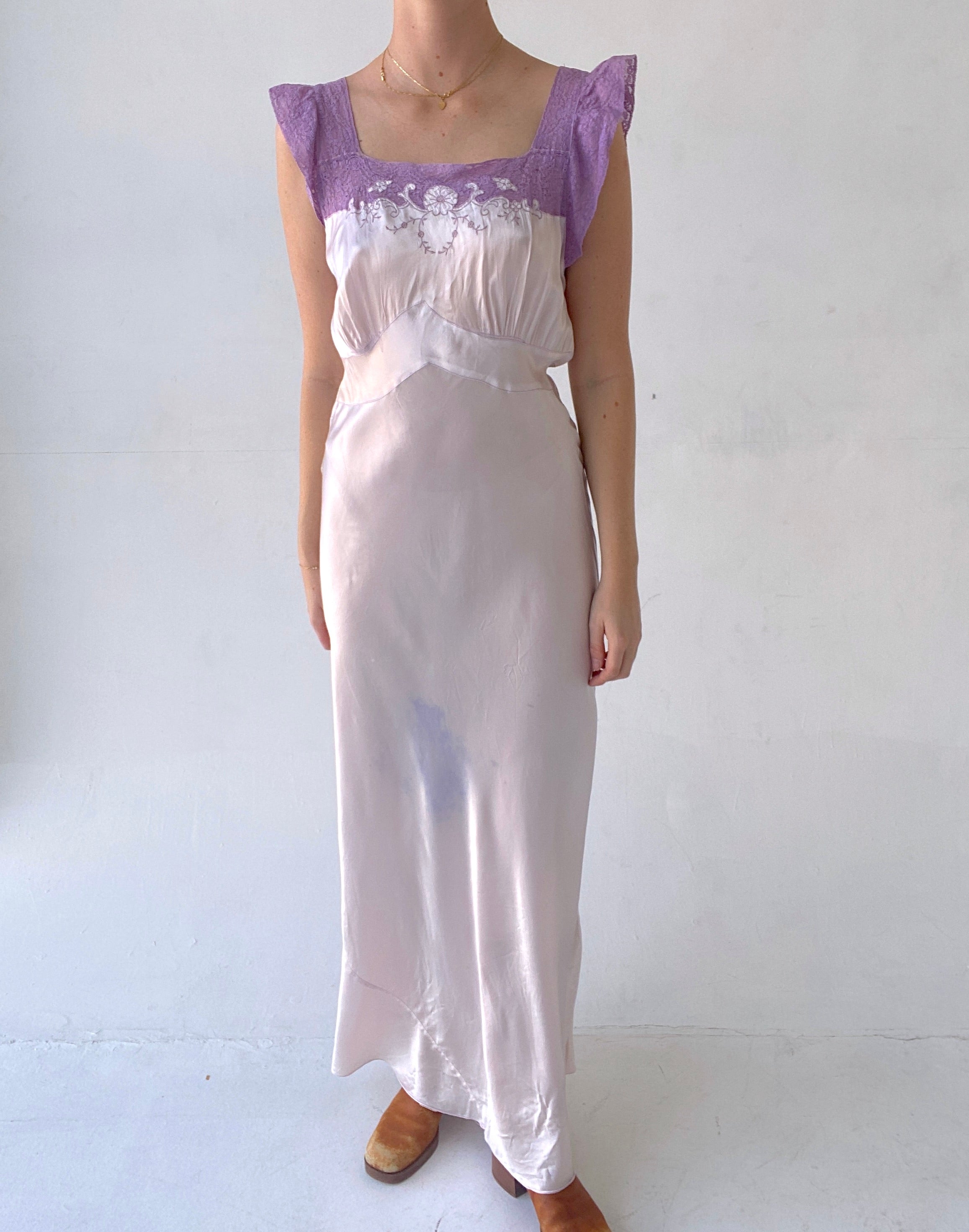 Hand Dyed Silver Saie Lilac with Lilac Lace Ruffle Sleeve