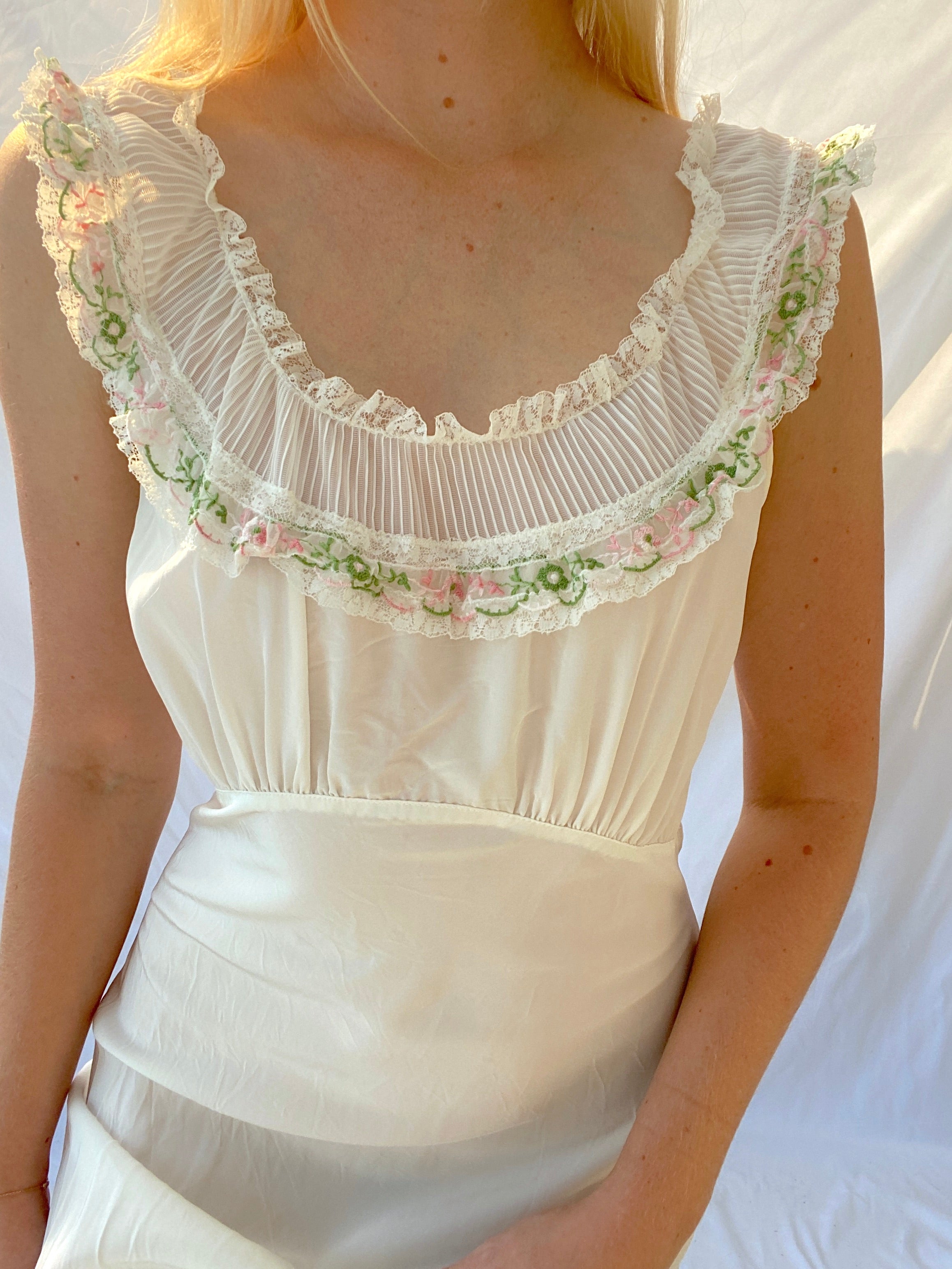 1940's White Slip with Embroidered Ruffle Collar
