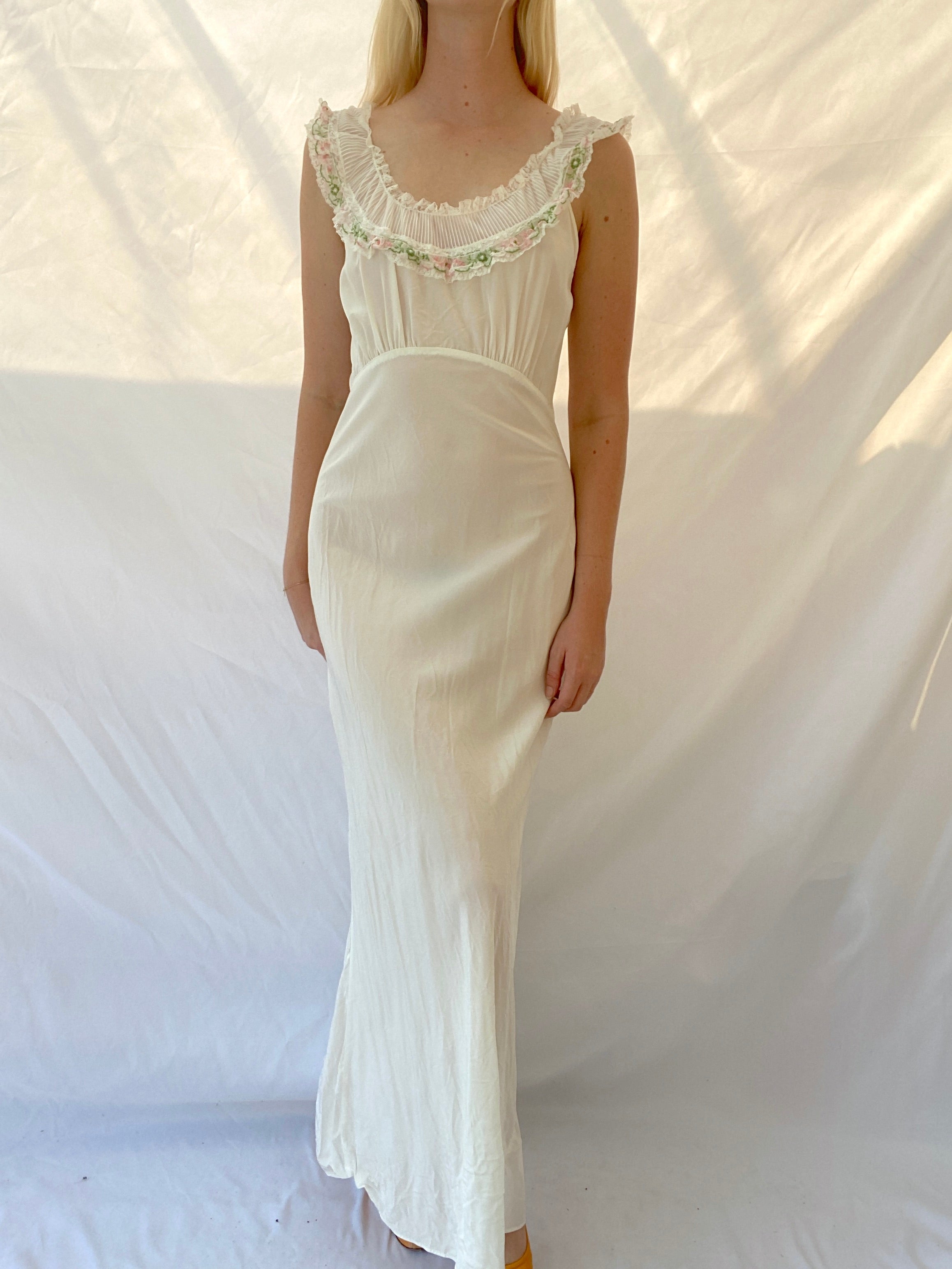 1940's White Slip with Embroidered Ruffle Collar