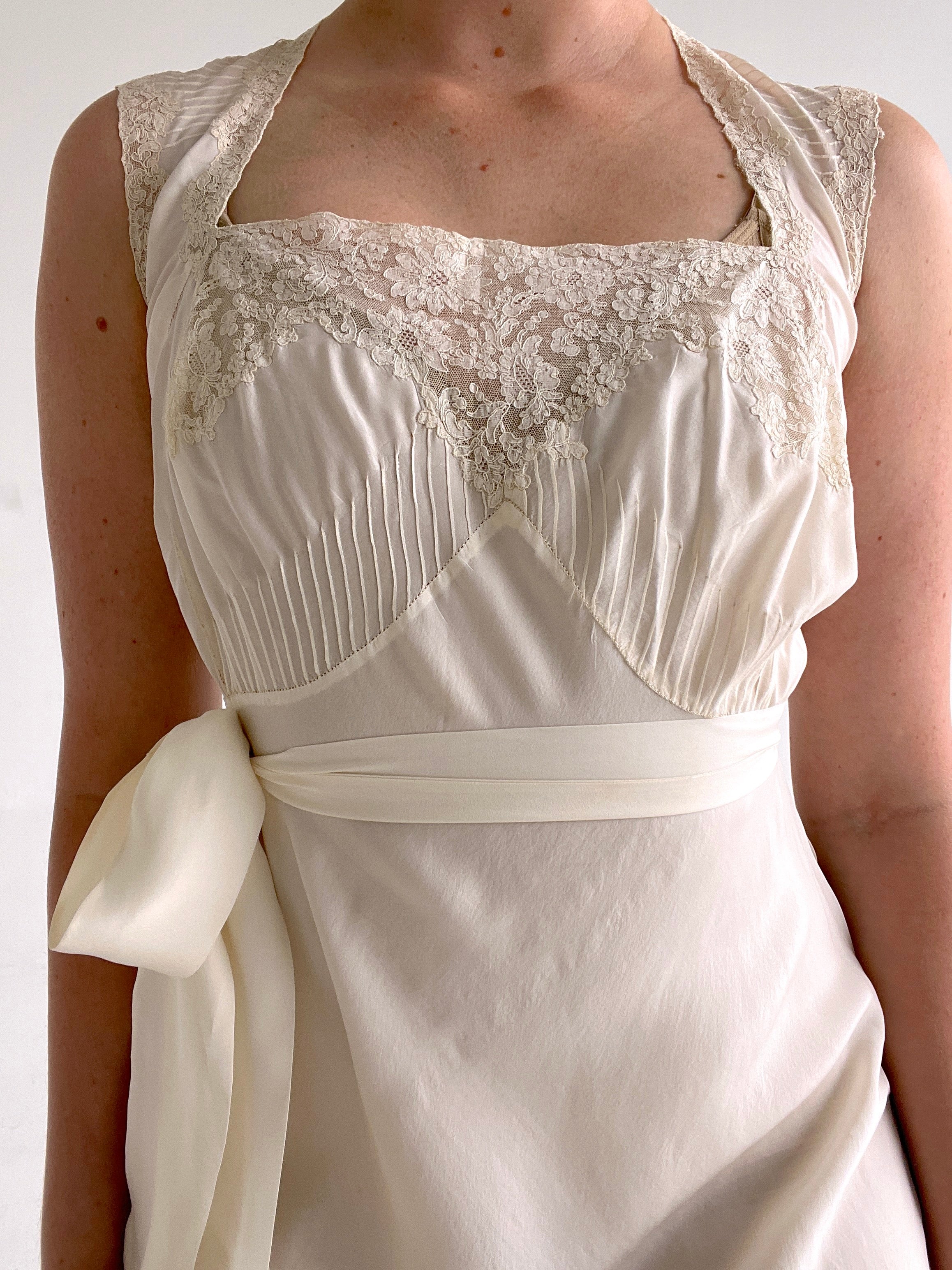 1930's Bridal White Silk Halter Dress with Cream Lace – Eveliina Vintage