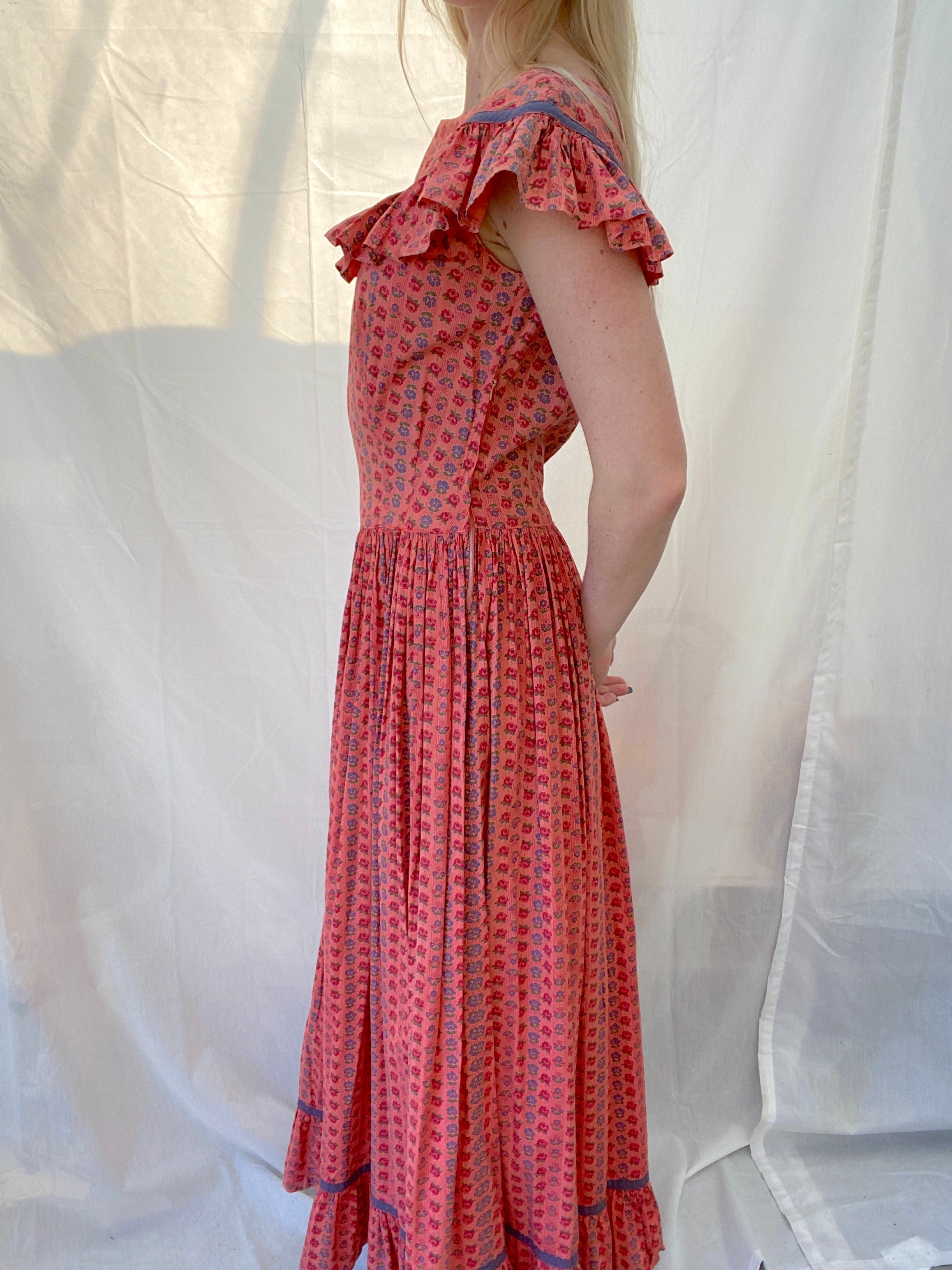 1940's Red and Blue Floral Cotton Prairie Dress