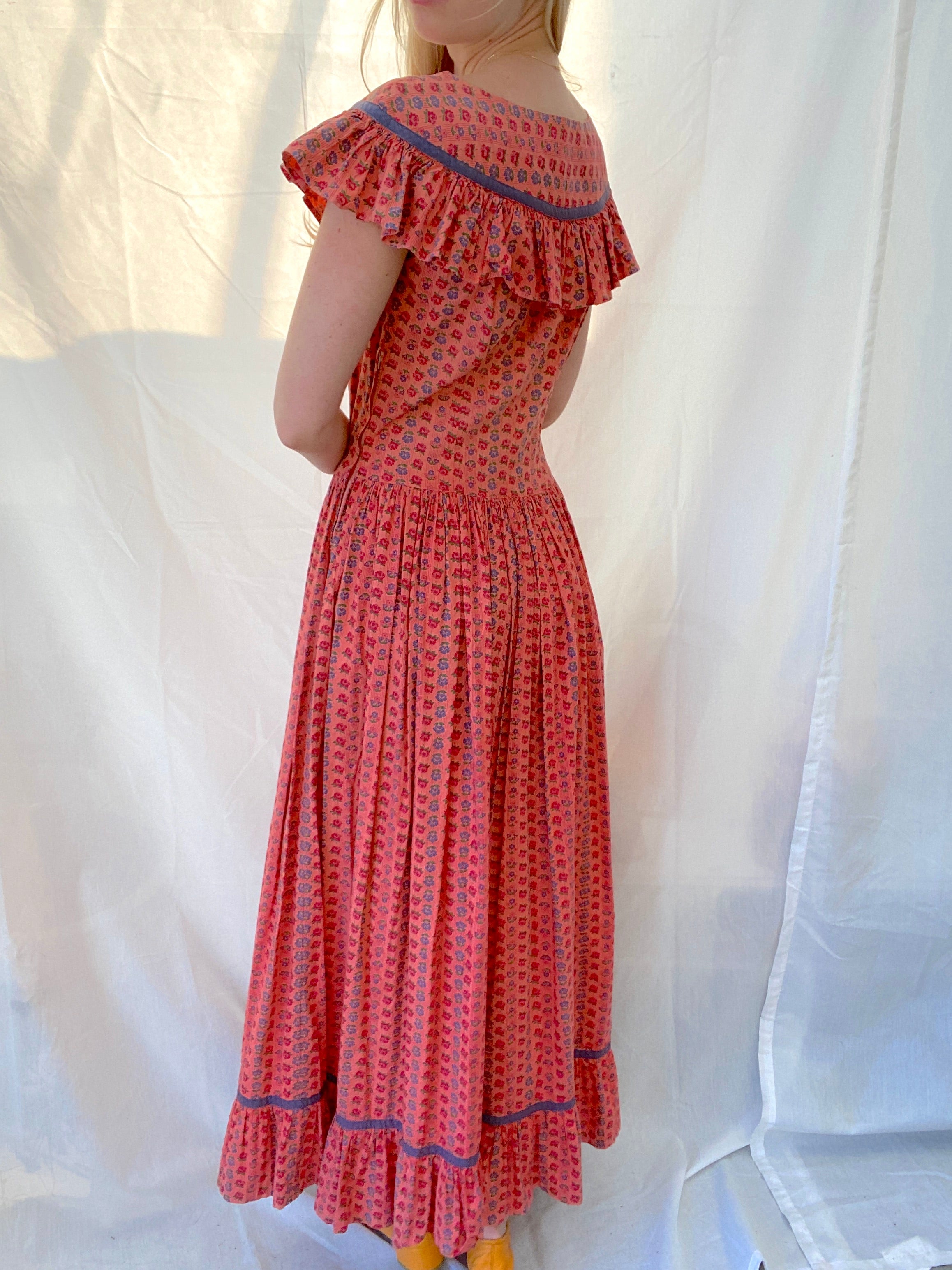 1940's Red and Blue Floral Cotton Prairie Dress