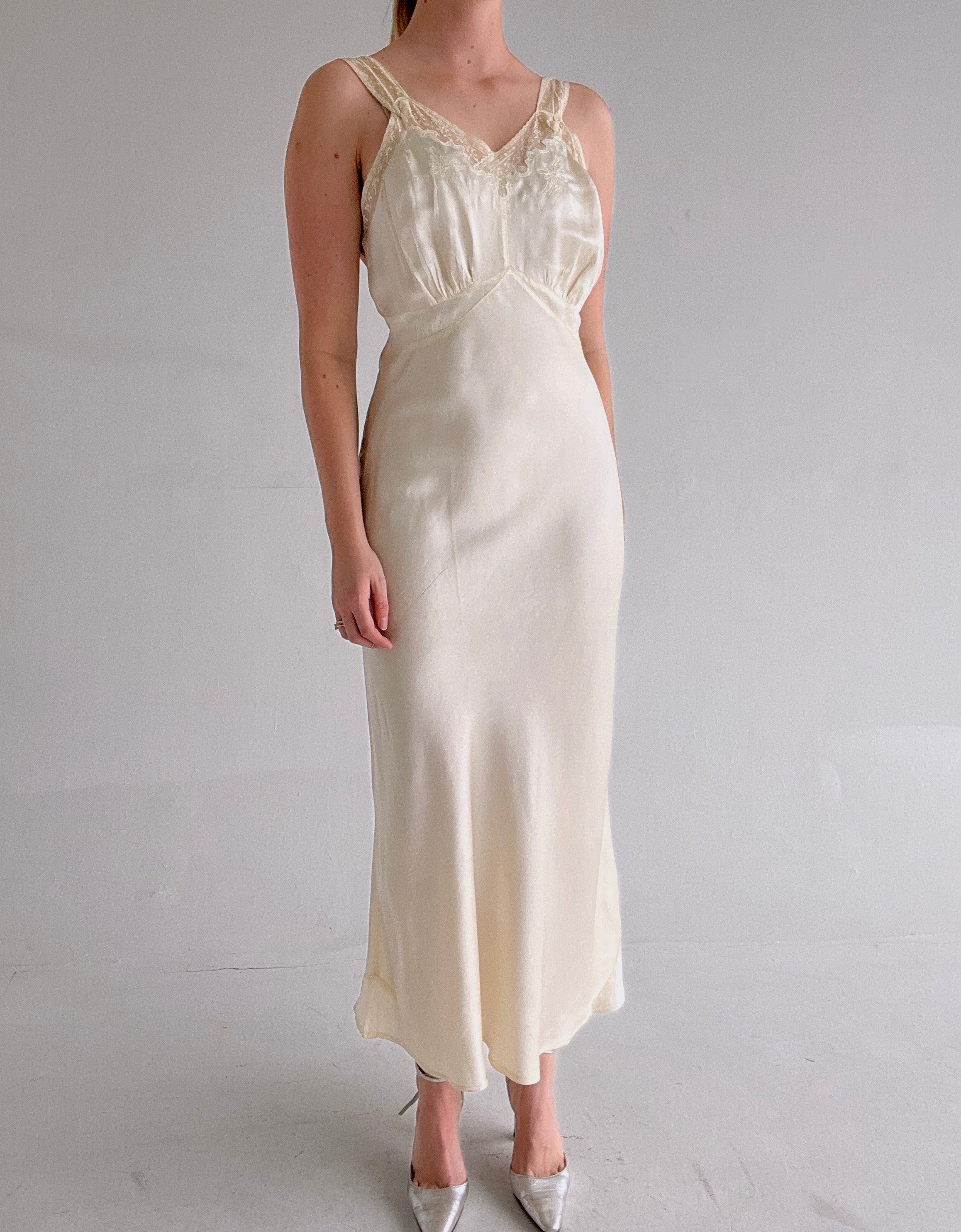 1940's Off White Slip Dress with Cream Lace Eveliina Vintage 1940's Off White Slip Dress with Cream Lace Eveliina Vintage