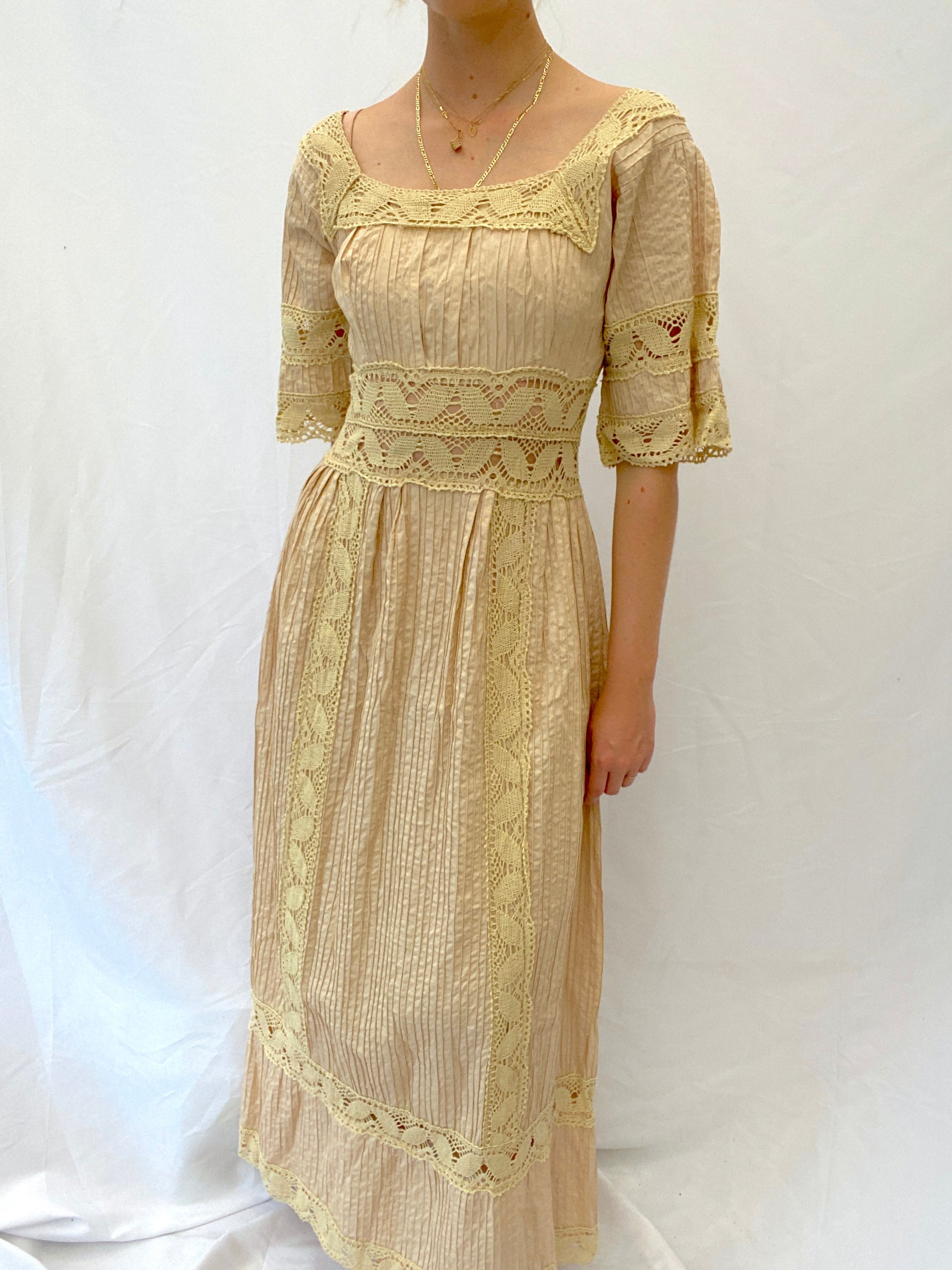 1970's Pink Cotton Mexican Wedding Dress with Cream Crochet Inserts –  Eveliina Vintage