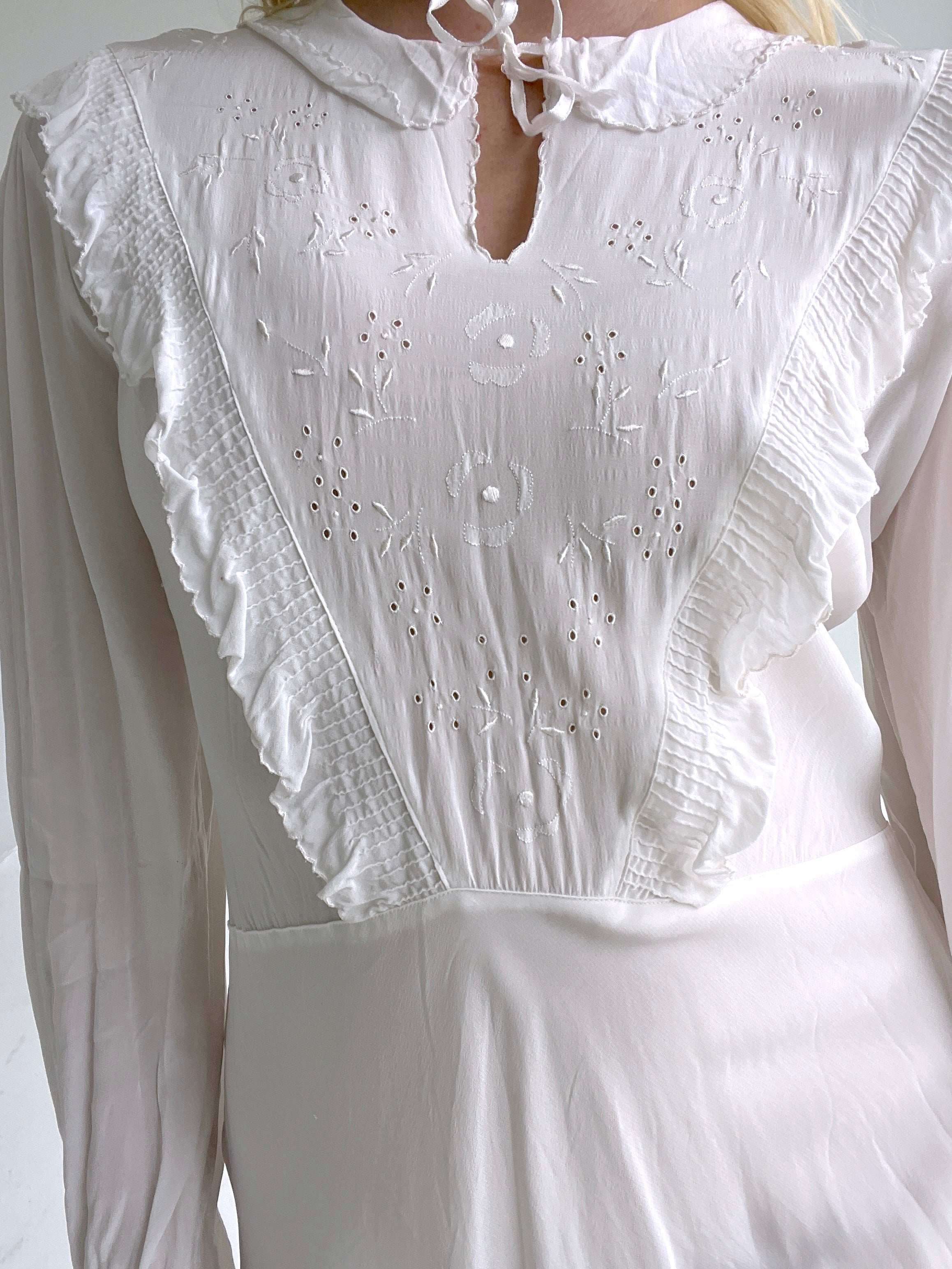 1940's Bridal White Silk Long Sleeve Dress
