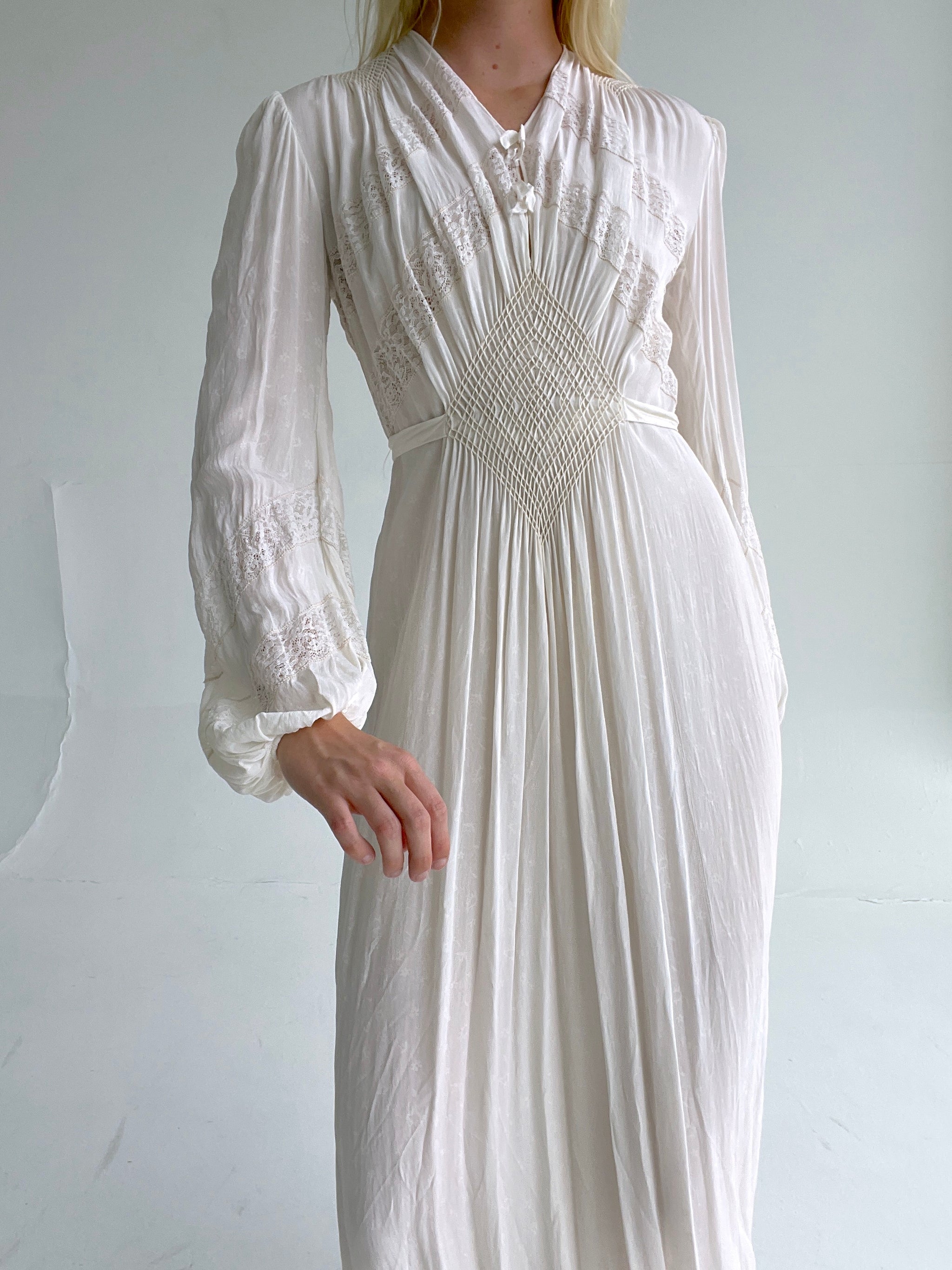 1930's Cream Silk Long Balloon Sleeve Dress – Eveliina Vintage