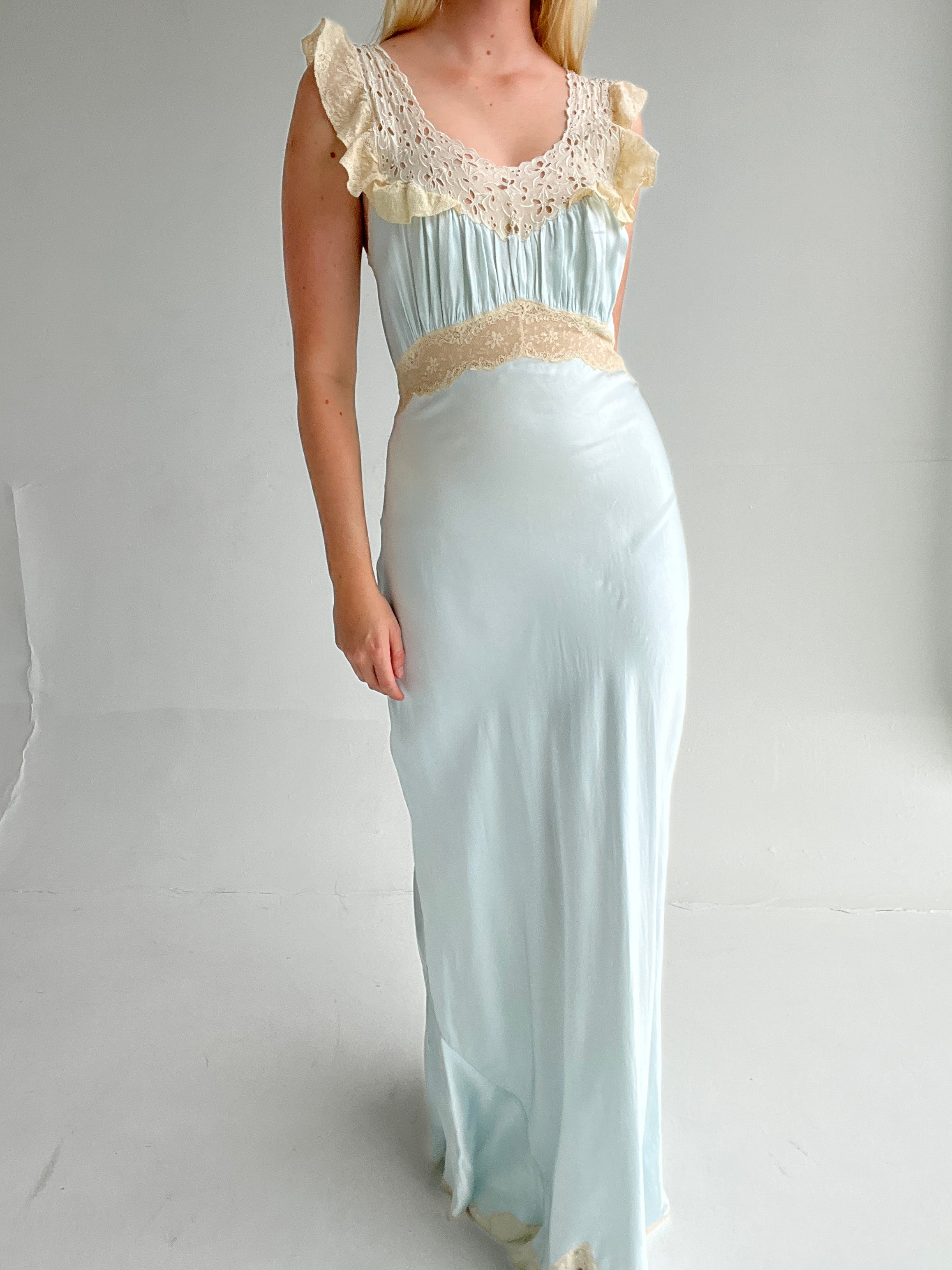1930's Baby Blue Dress with Cream Lace Eveliina Vintage 1930's Baby Blue Dress with Cream Lace Eveliina Vintage